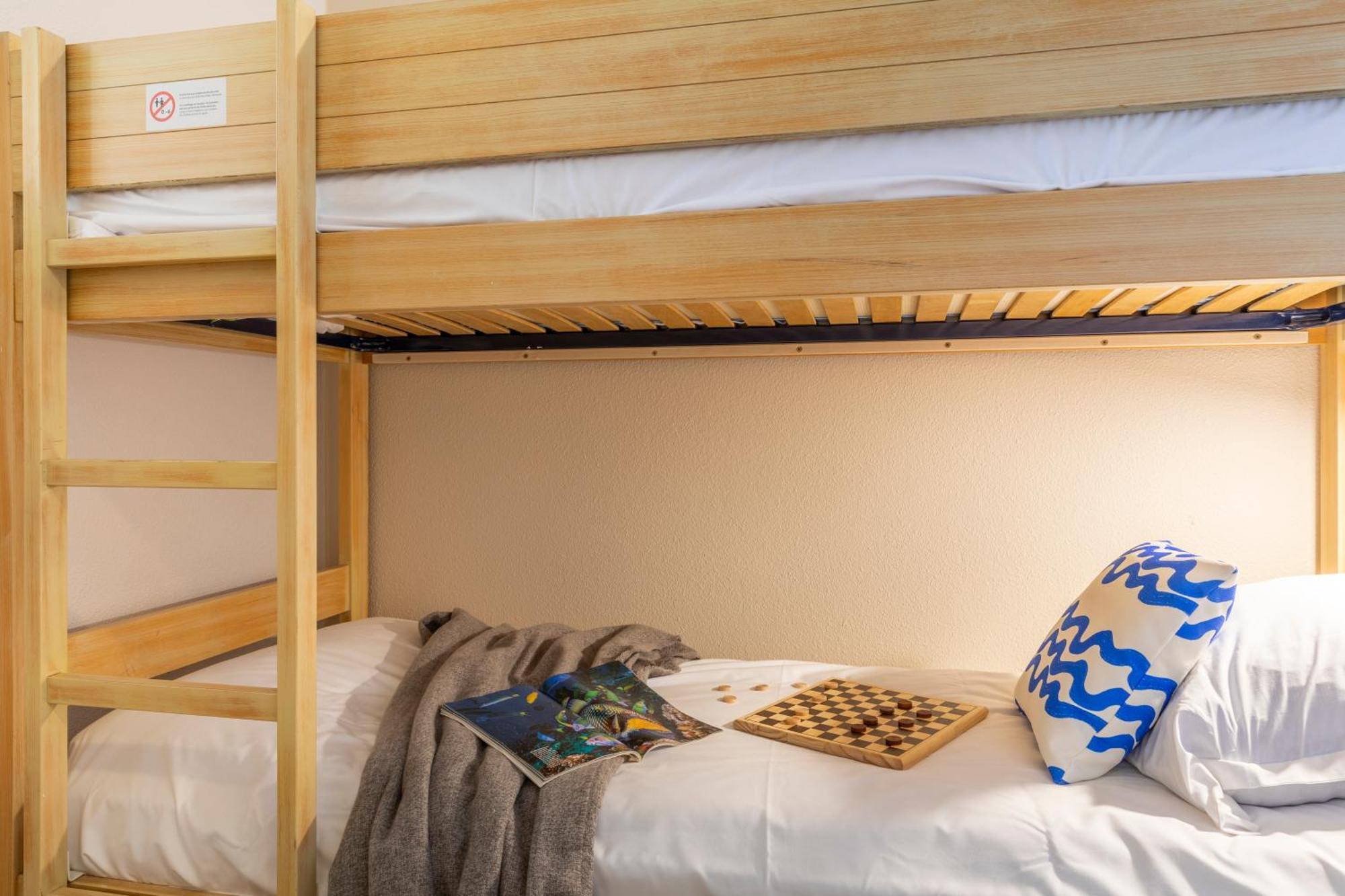 Superior One-Bedroom Apartment Sleeping Alcove Air Conditioning Terrace or Balcony Garden View