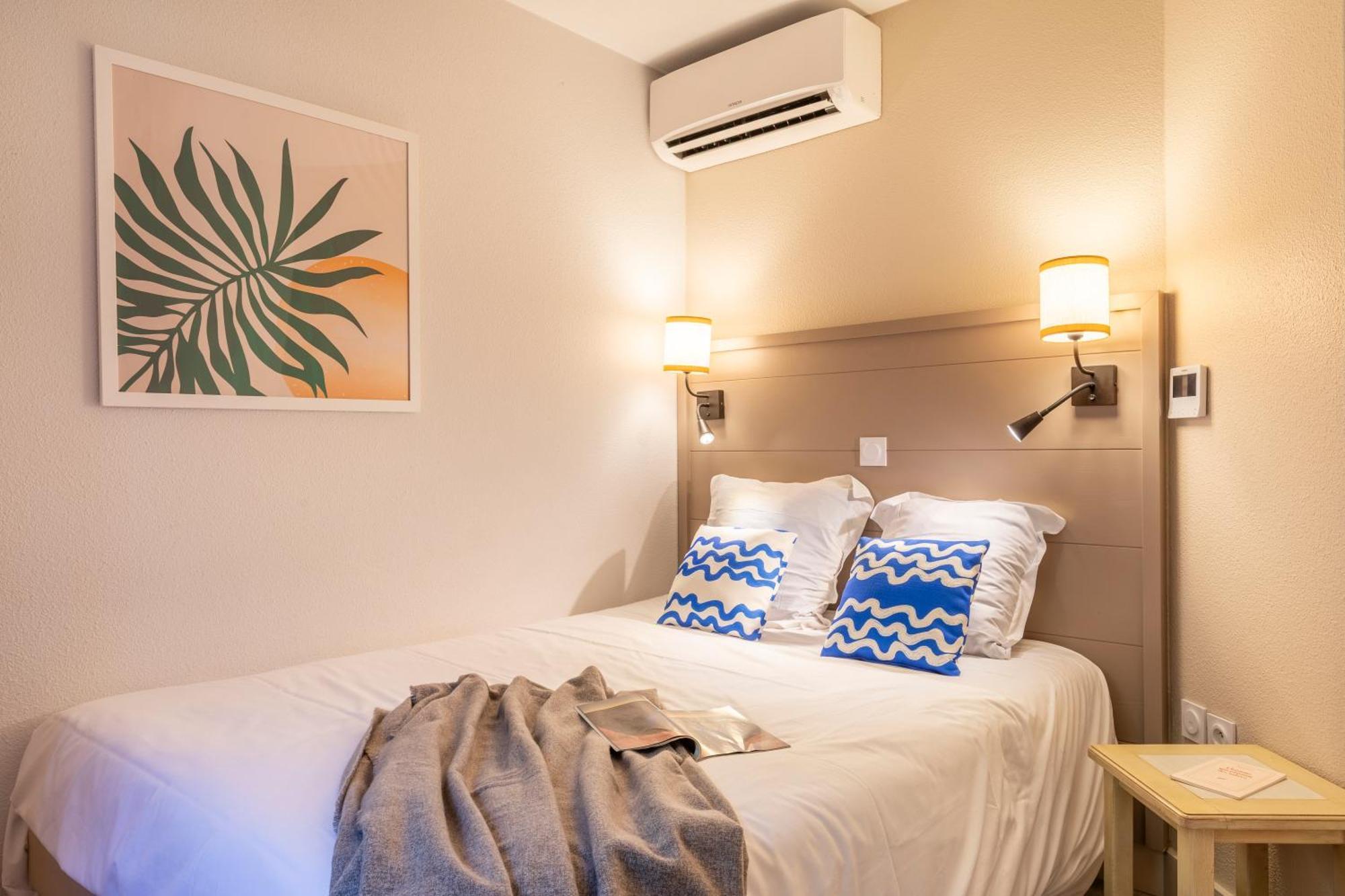 Superior One-Bedroom Apartment Air Conditioning Terrace or Balcony Garden View
