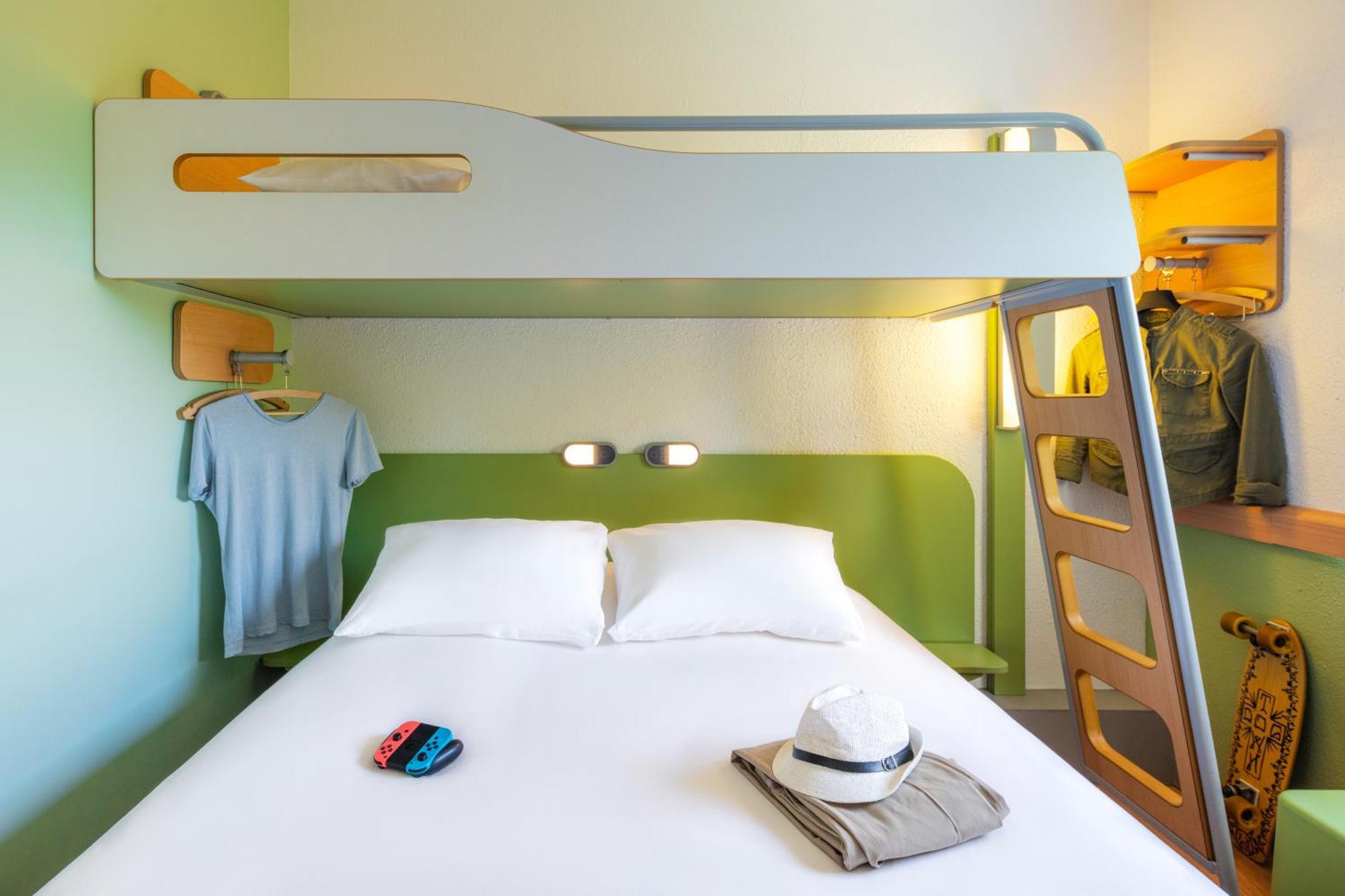 Triple Room One Double Bed One Bunk Bed