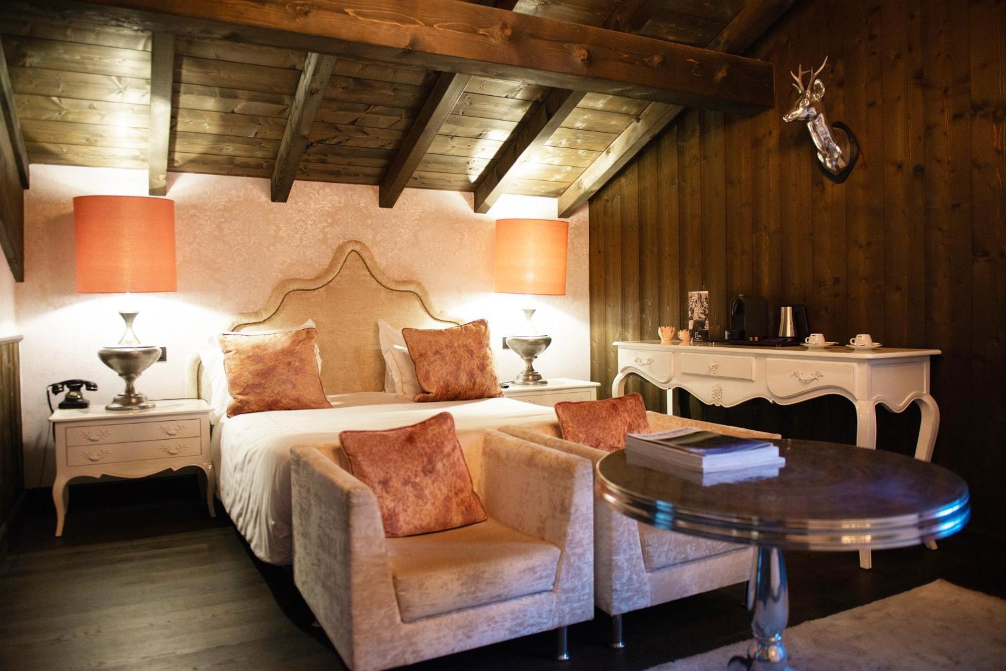 Superior Double or Twin Room Mont-Blanc view