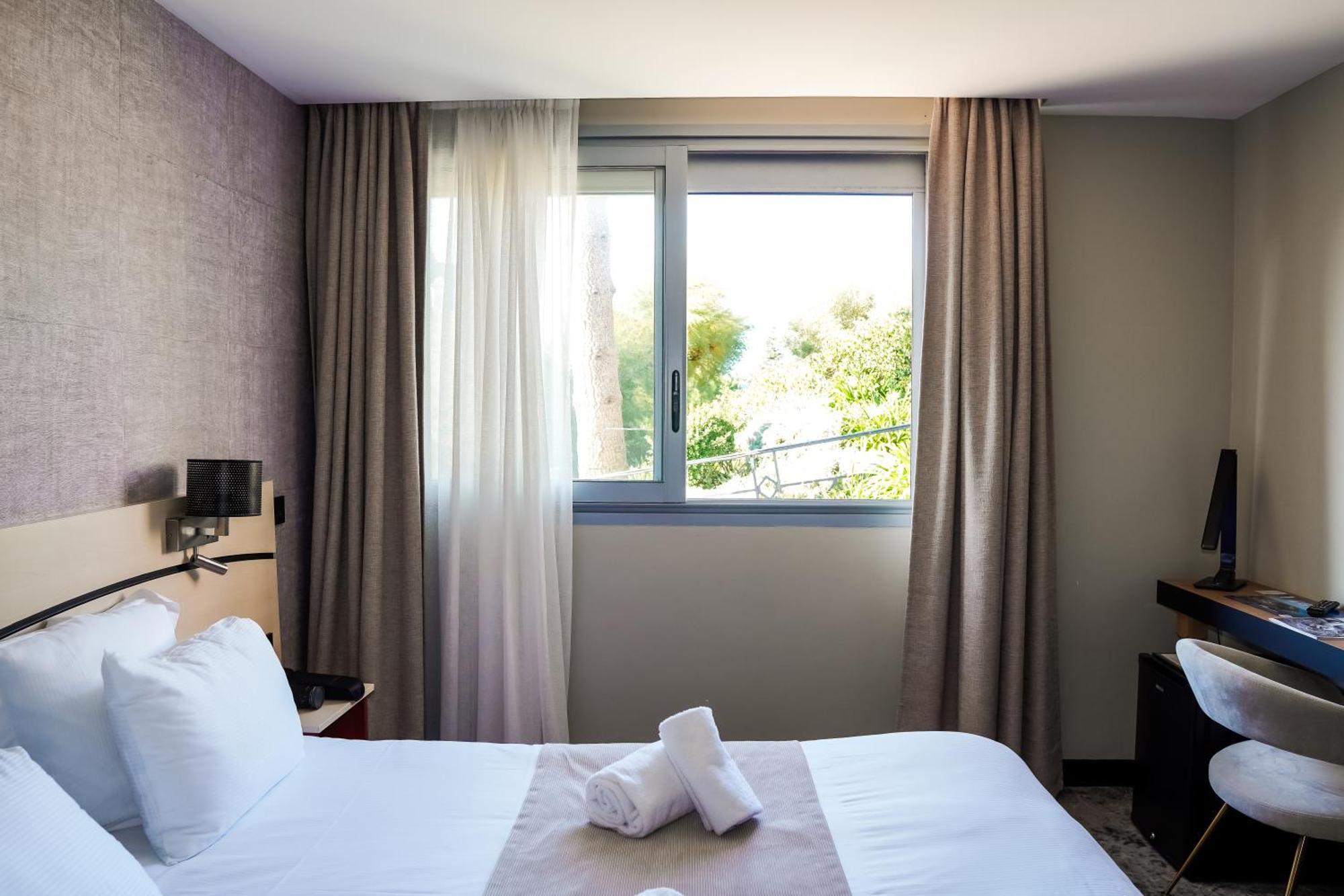 Classic Double Room Garden View