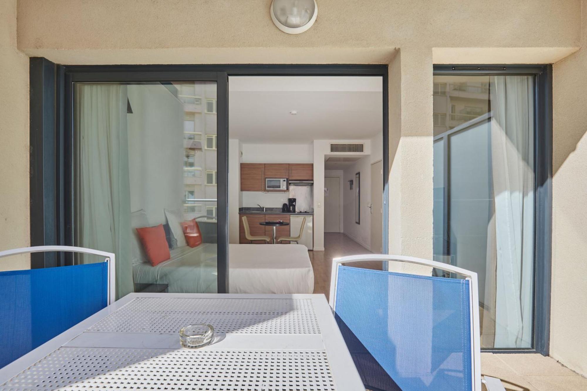 Studio Balcony