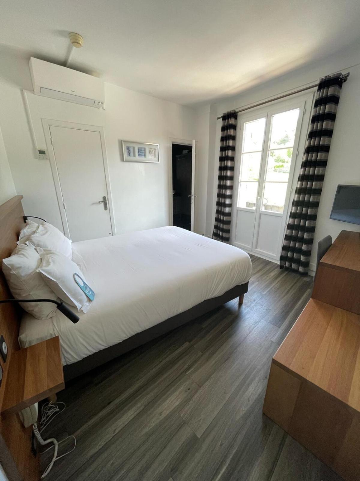 Standard Double or Twin Room Balcony