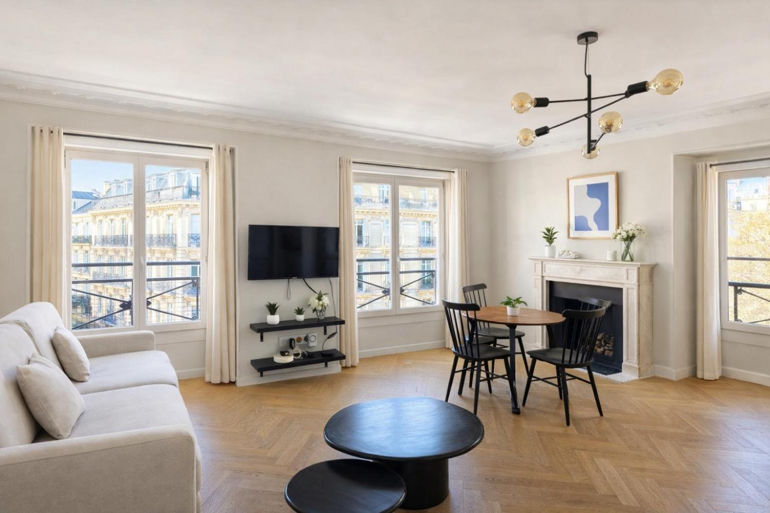 Deluxe Apartment