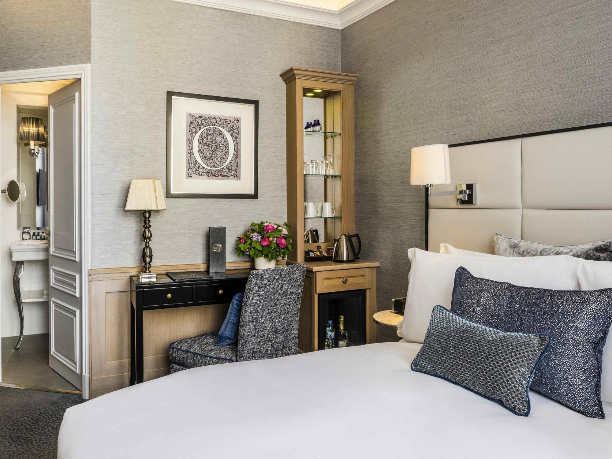 Classic Queen Room