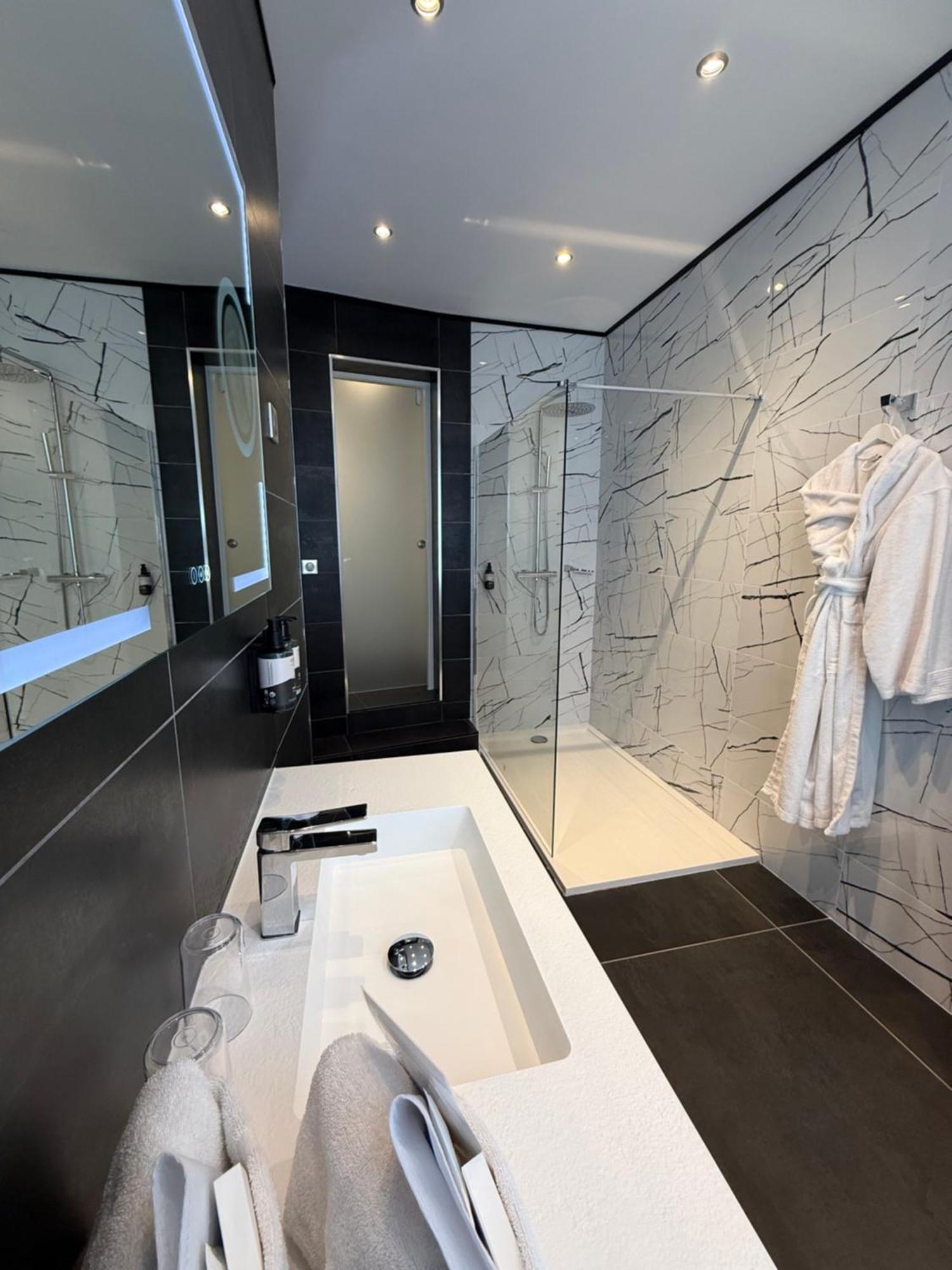 Suite Port View
