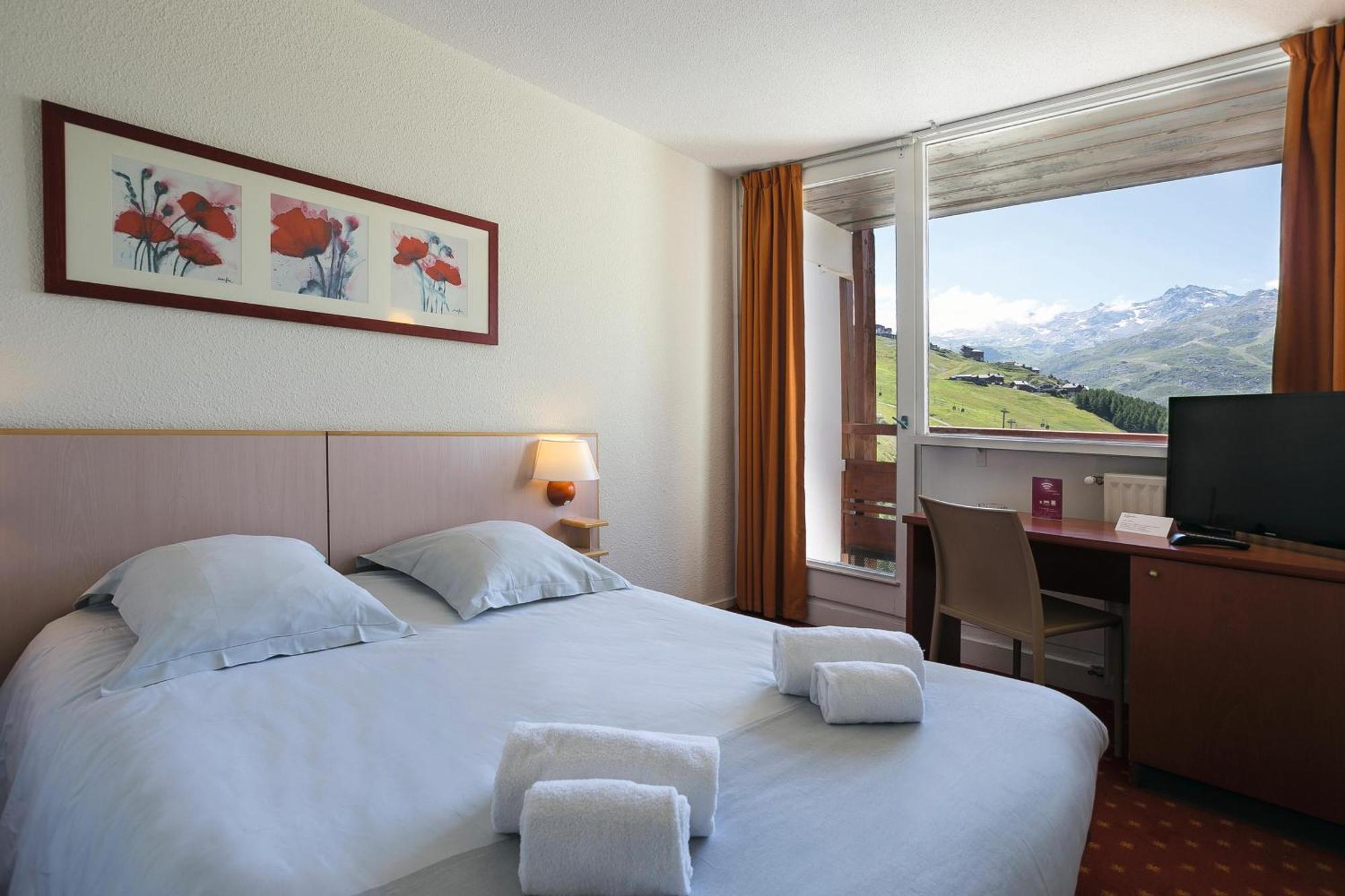 Double Room Mountain View
