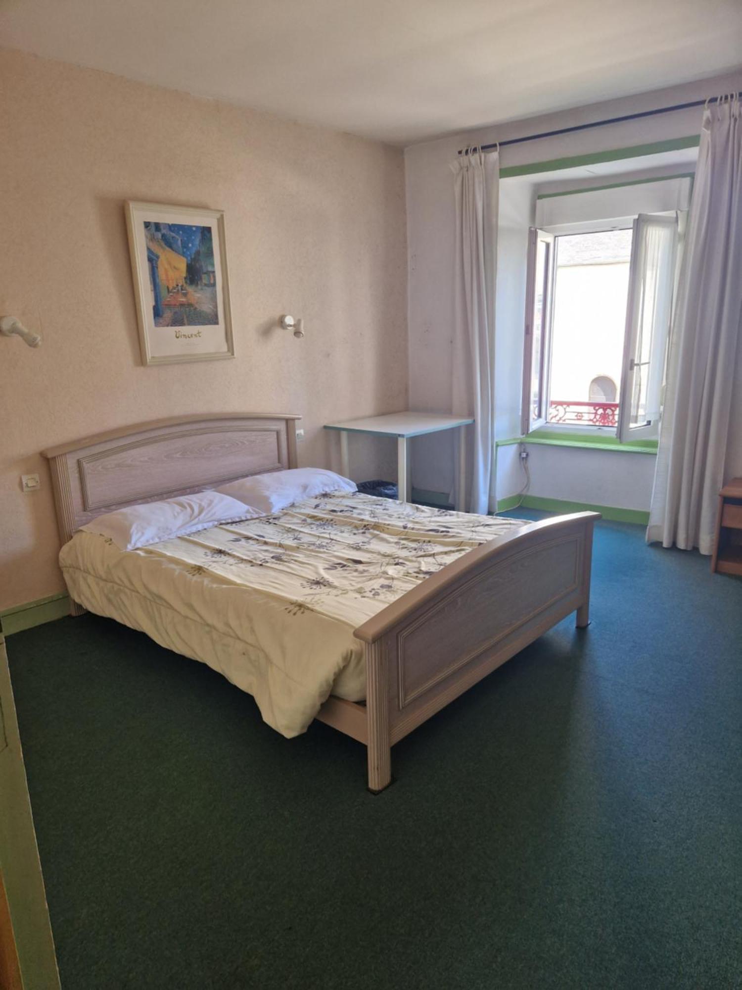 Standard Triple Room Shared Toilet