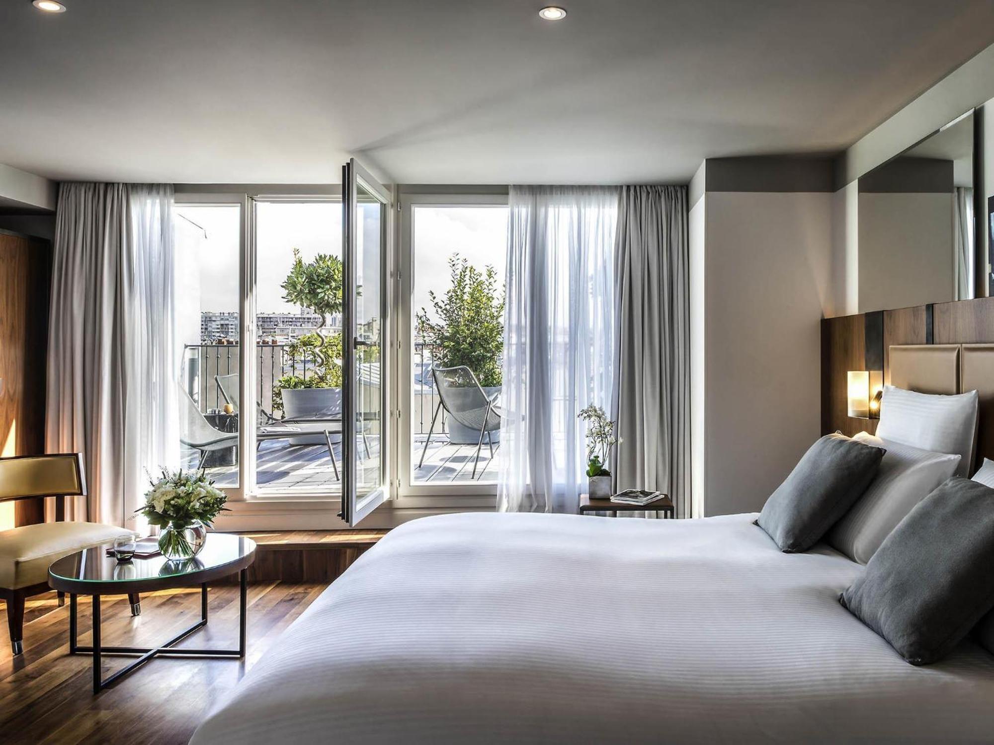 King Suite with Lounge Access and Terrace