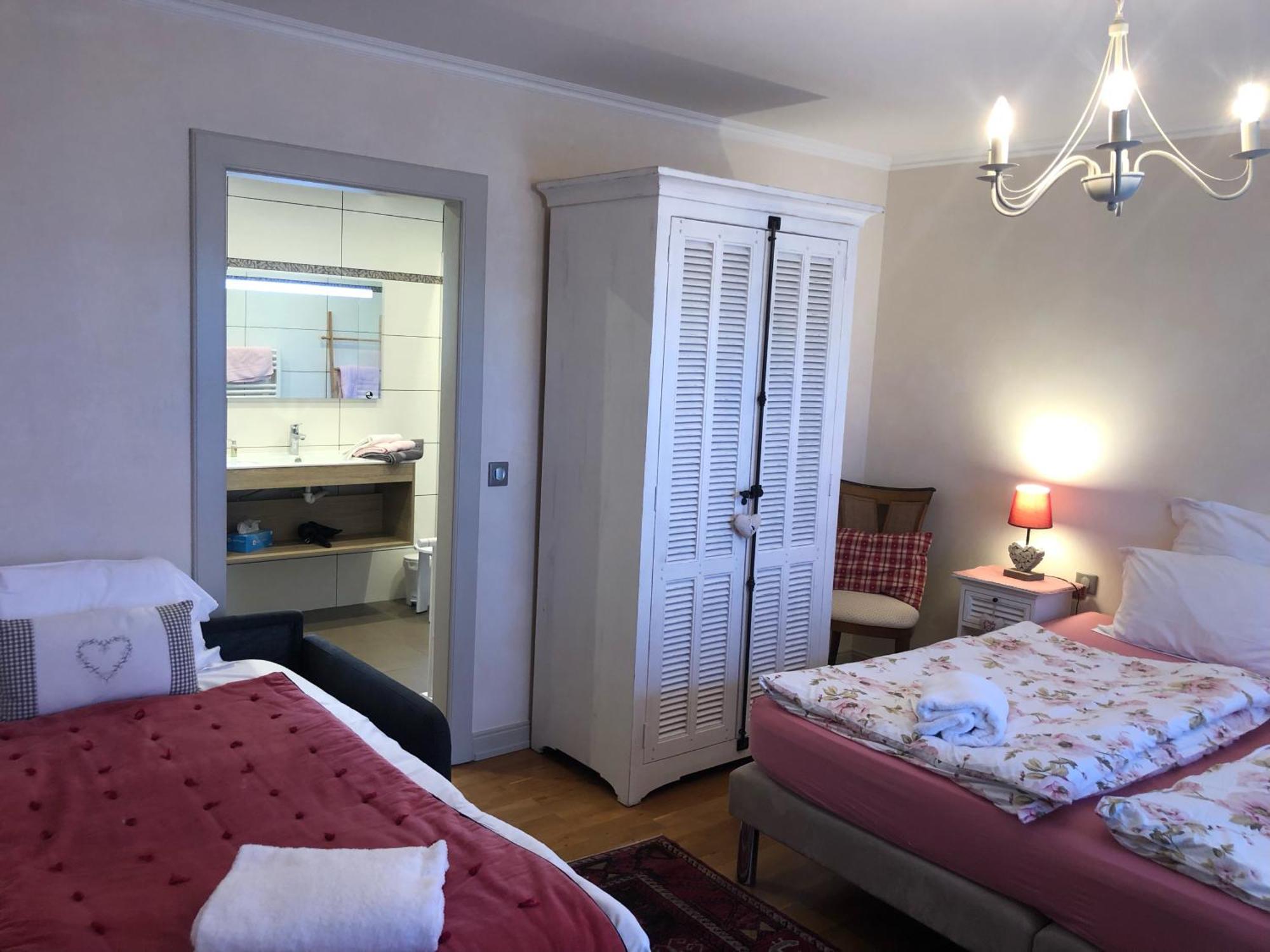 Double or Twin Room Private Bathroom