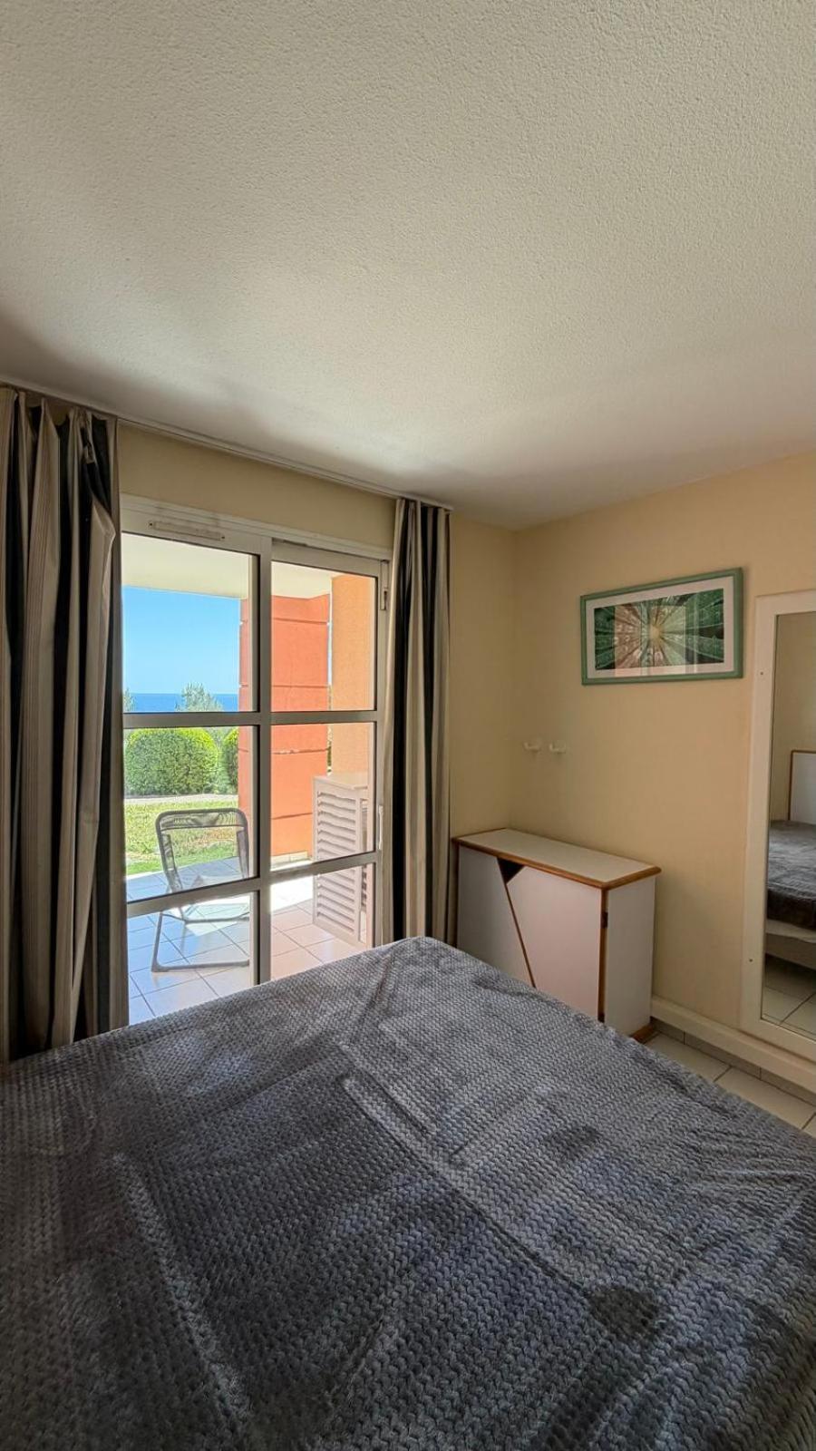 One-Bedroom Apartment Sea View