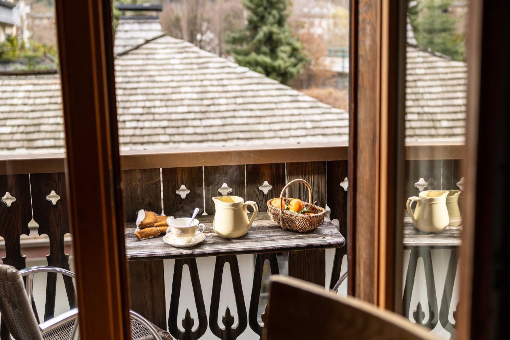 Superior Room Balcony Mountain View