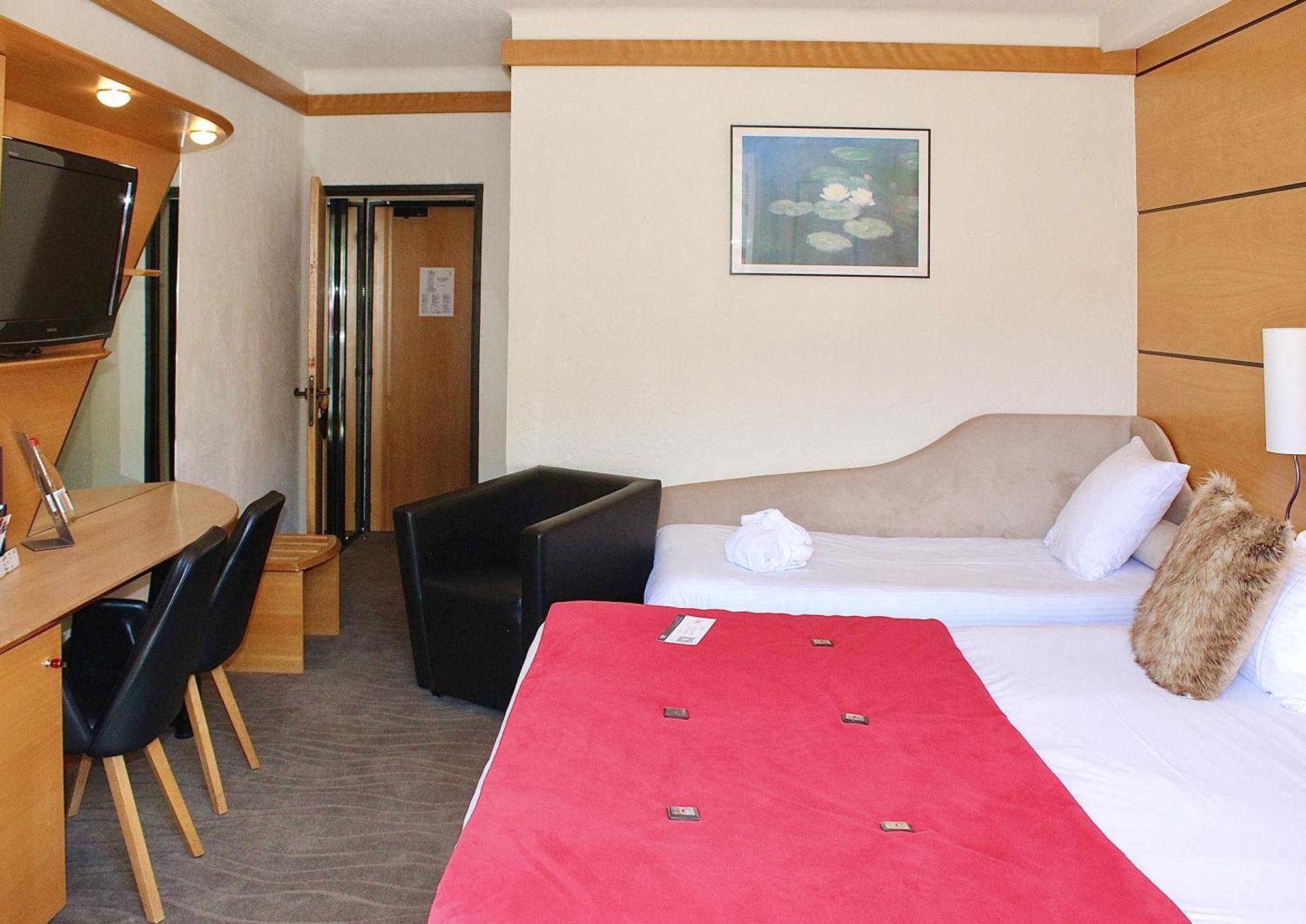 Classic Triple Room Double Bed