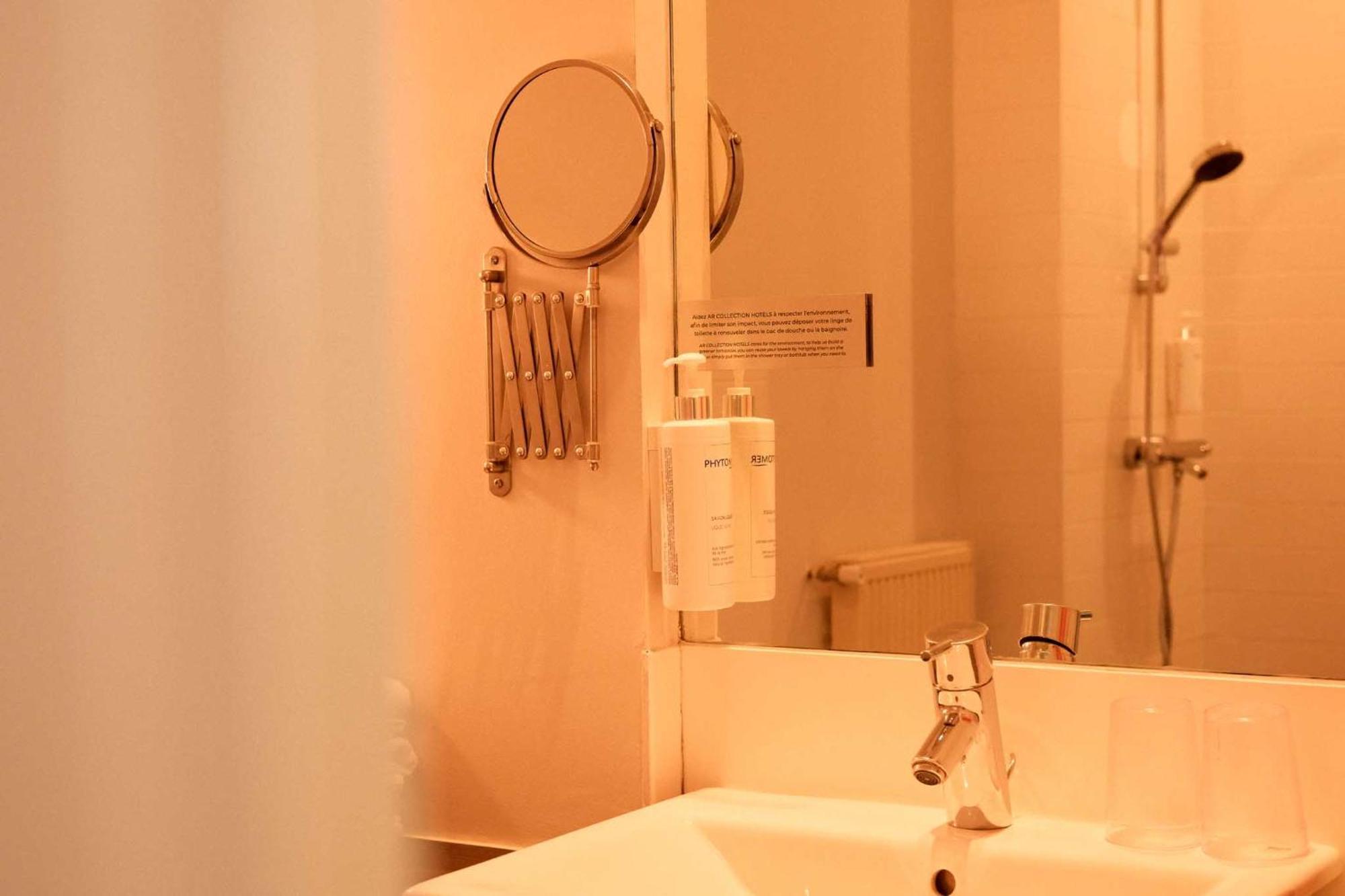 Standard Double Room Cliff side Disability Access