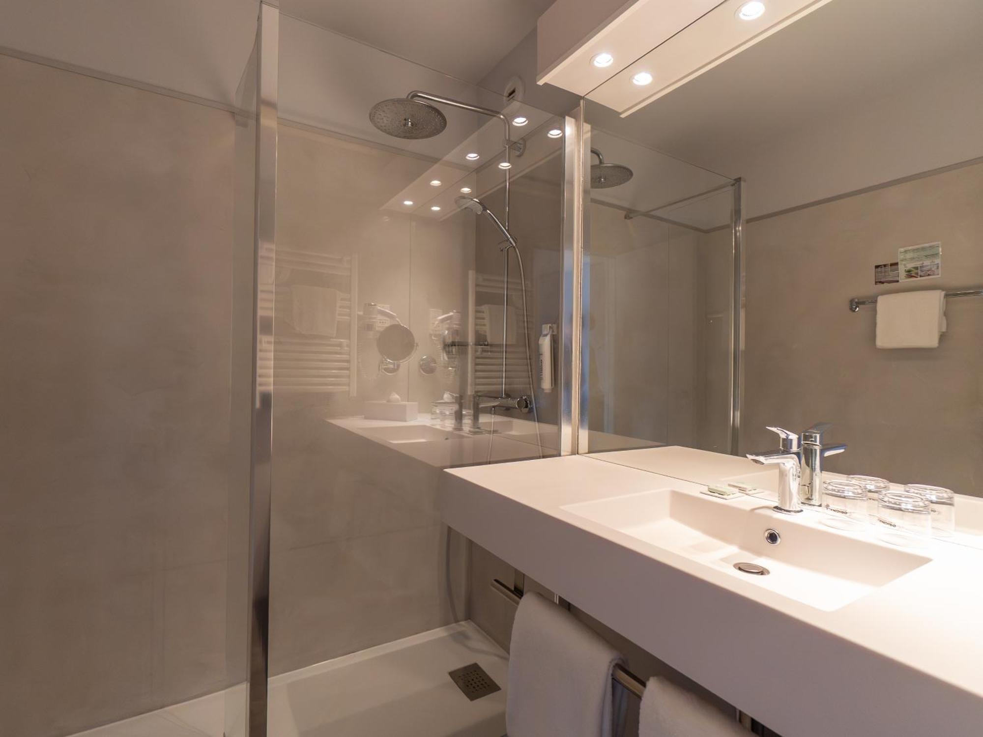 Double Room Terrace Lake View