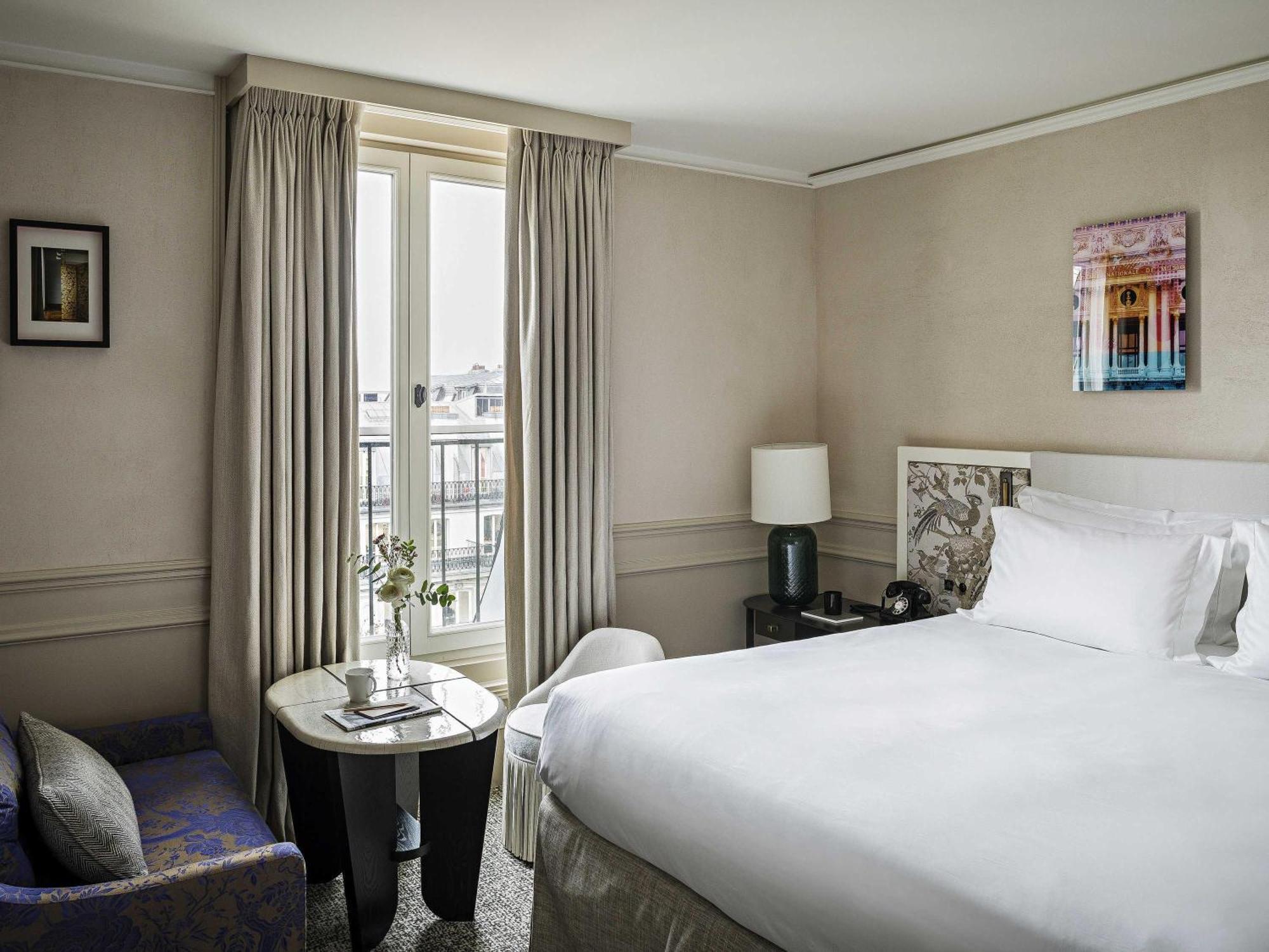 Superior Queen Room One Queen Bed Courtyard View