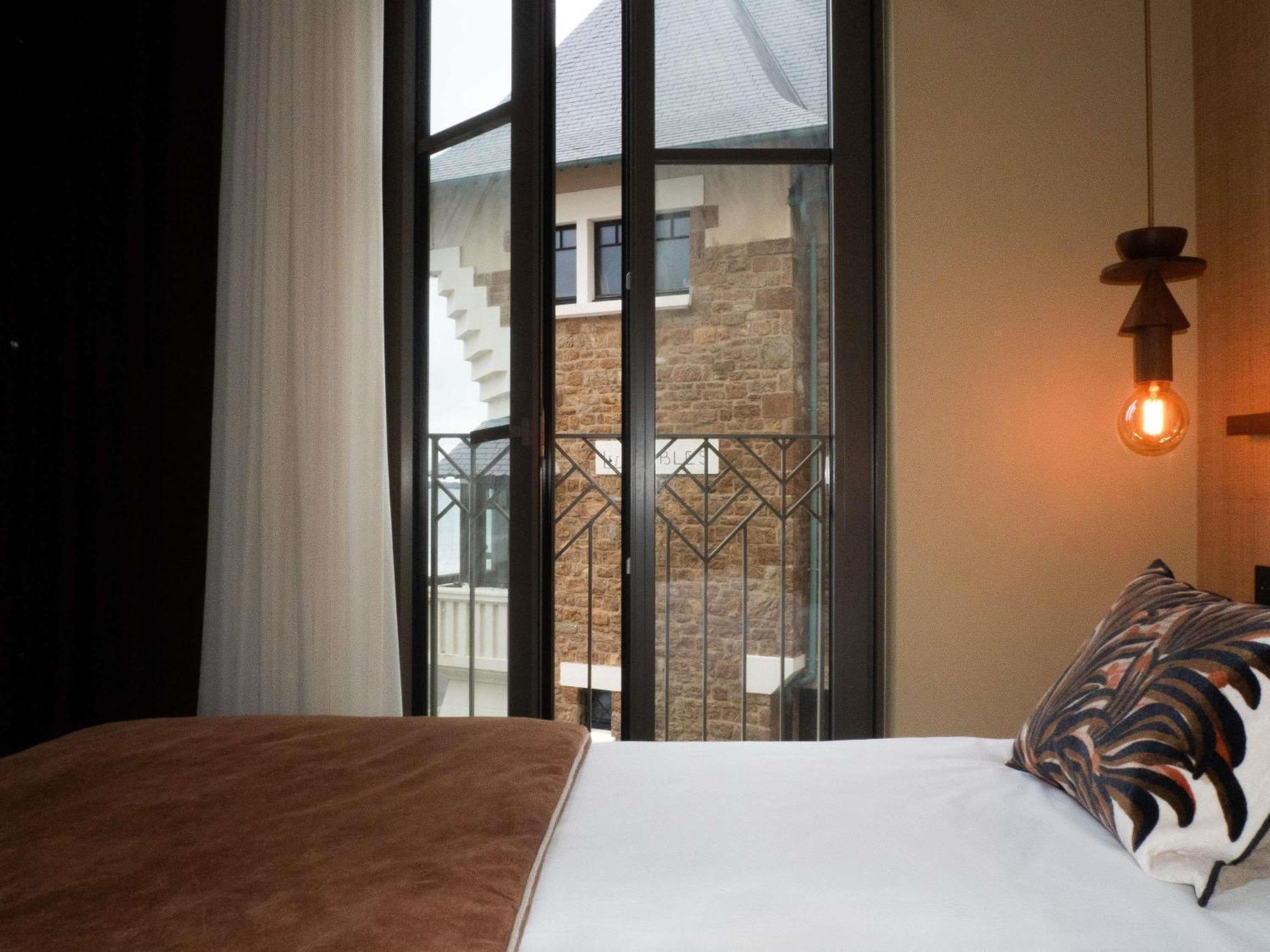 Classic Double Room Side Sea View