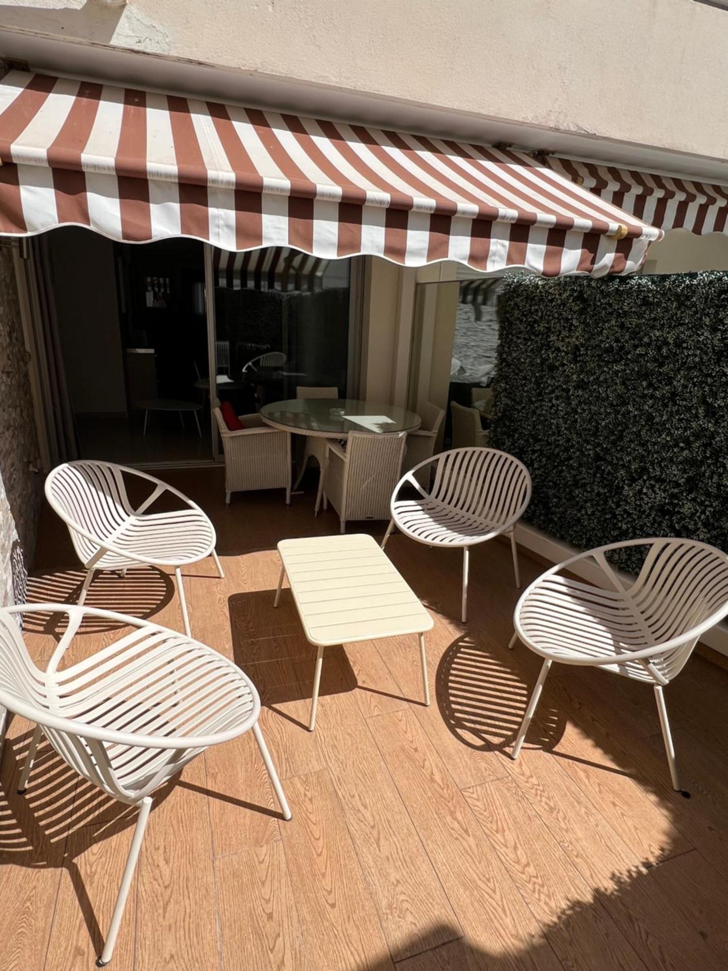 Two-Bedroom Apartment Mireille d'arc