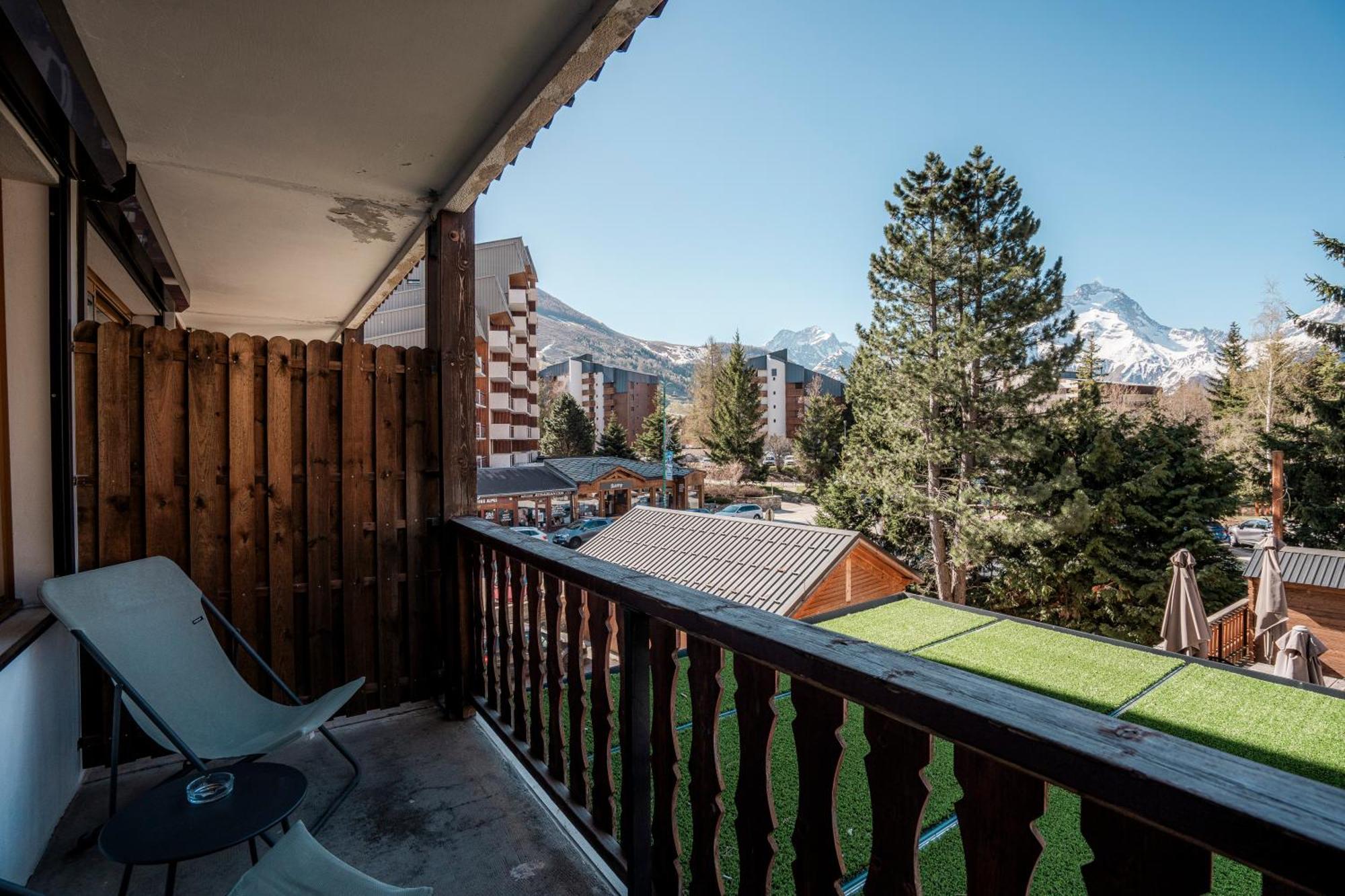 Double Room Mountain View