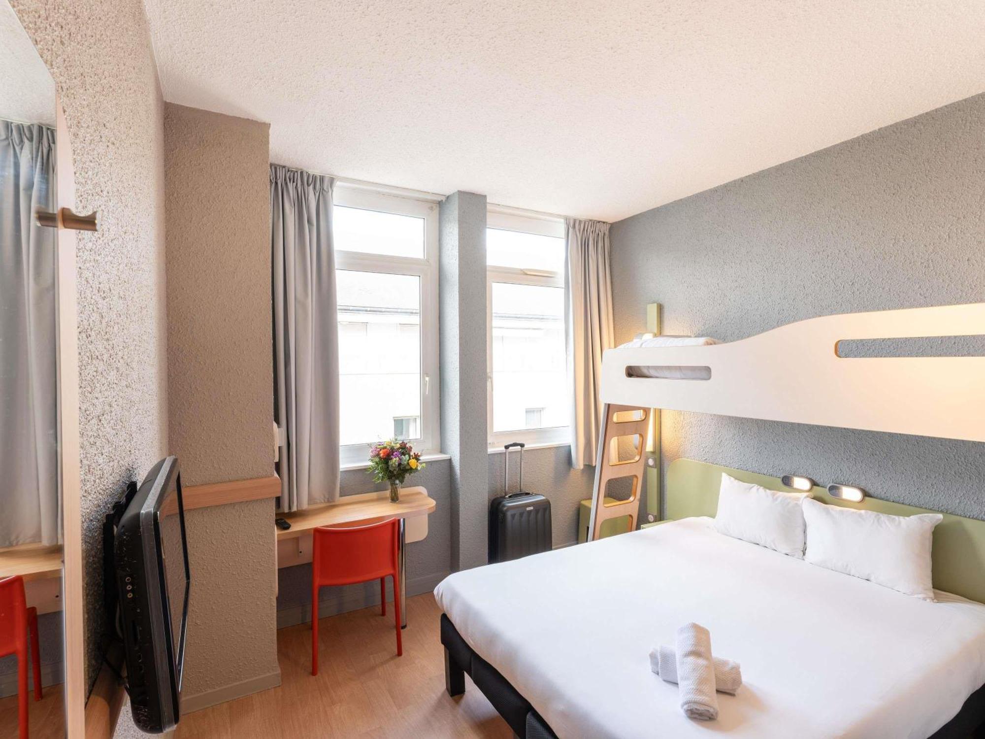 Standard Double Room a Bunk Bed