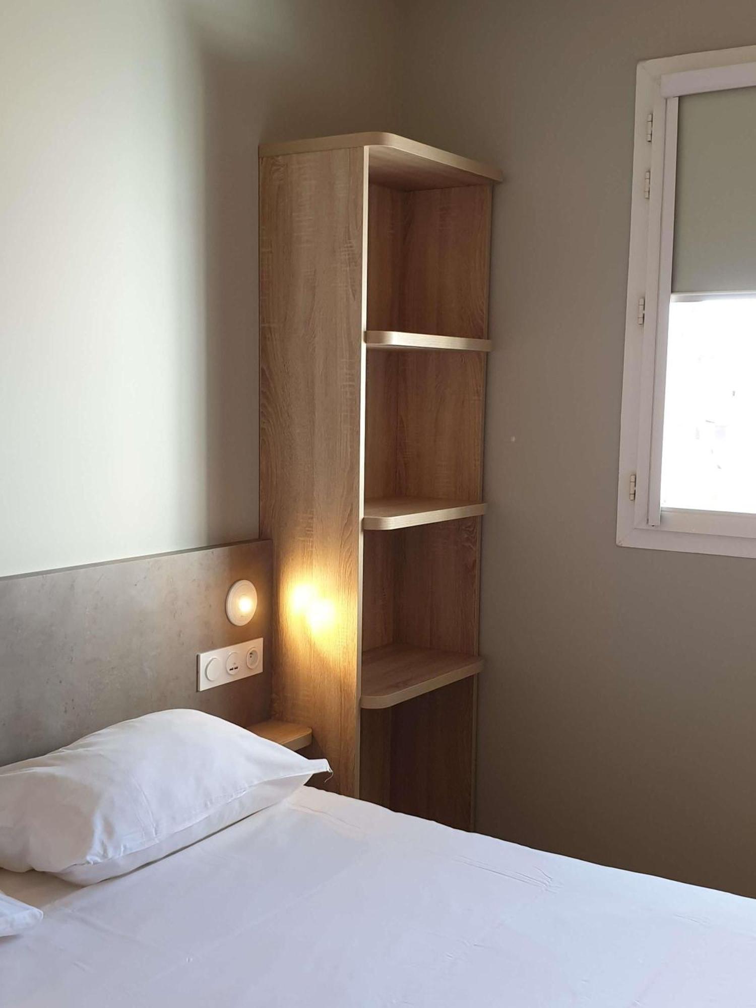 Standard Double Room Shower