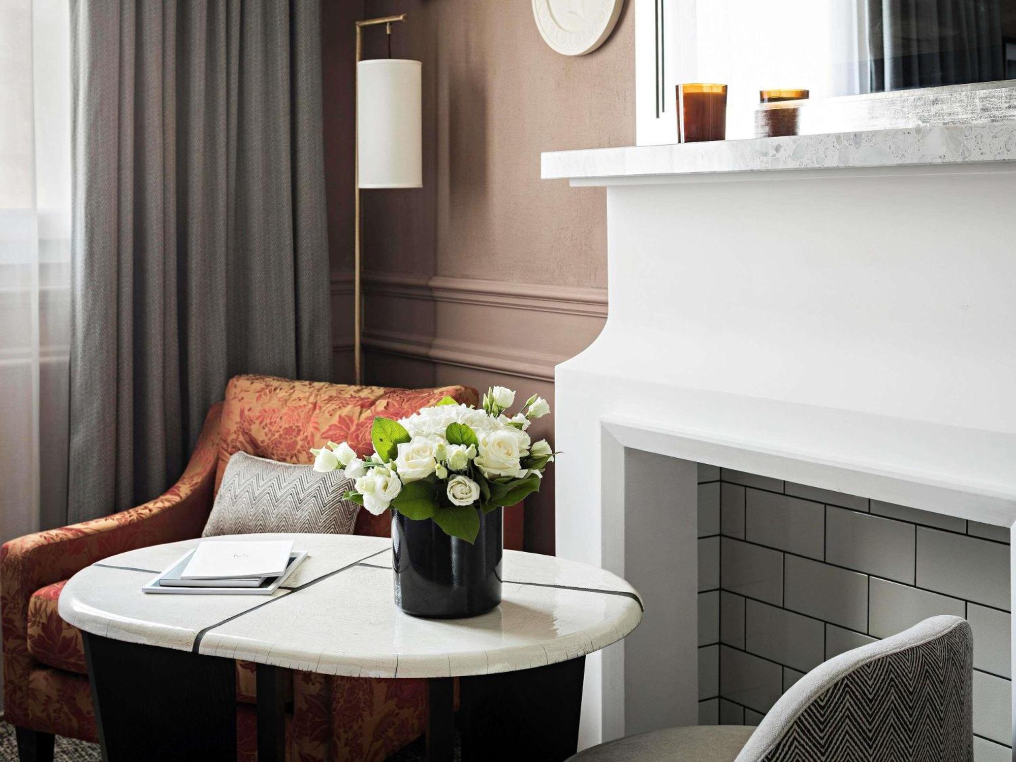 Luxury Single Room Two Single Beds Courtyard or Rue Scribe View