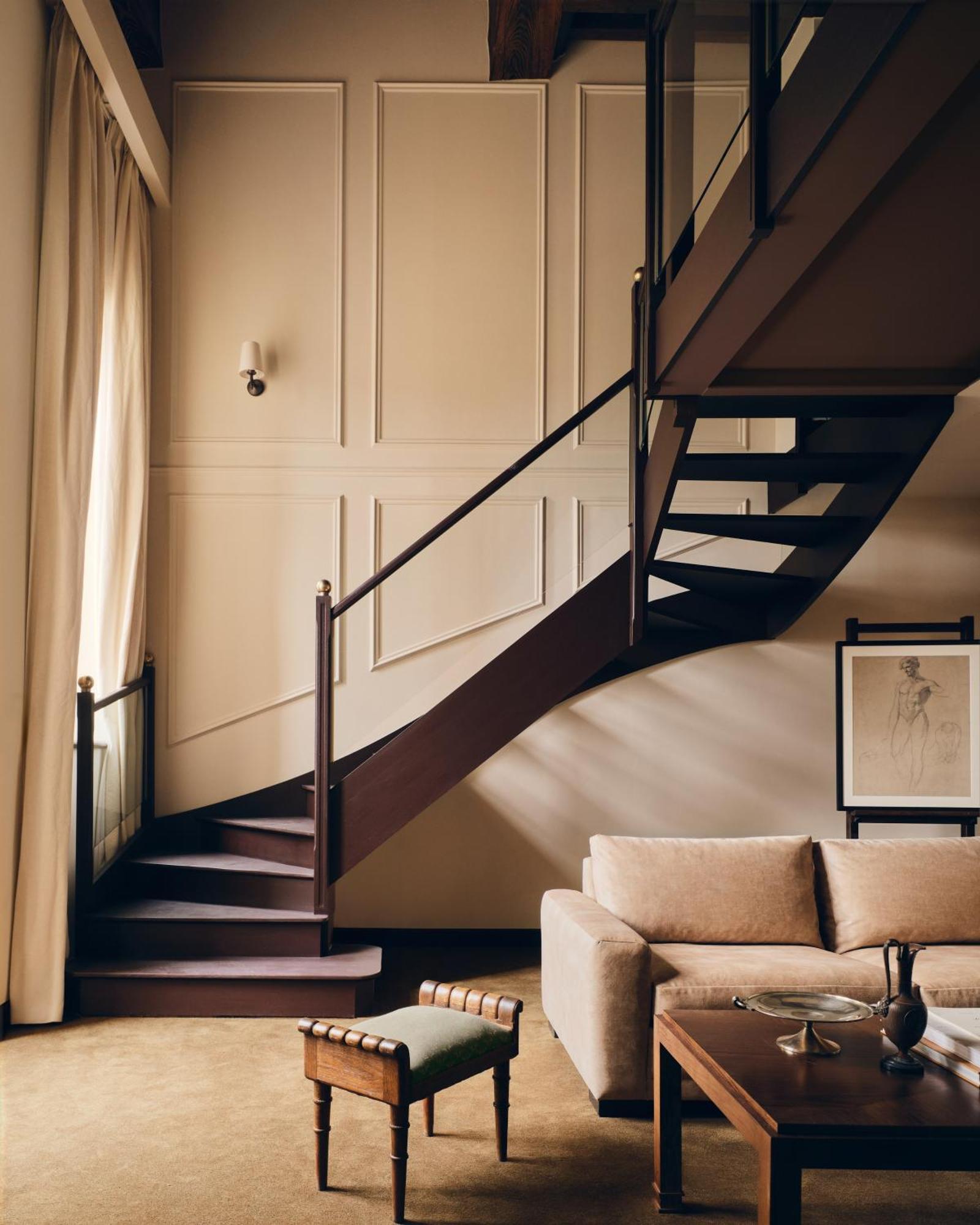 Mezzanine Junior Suite