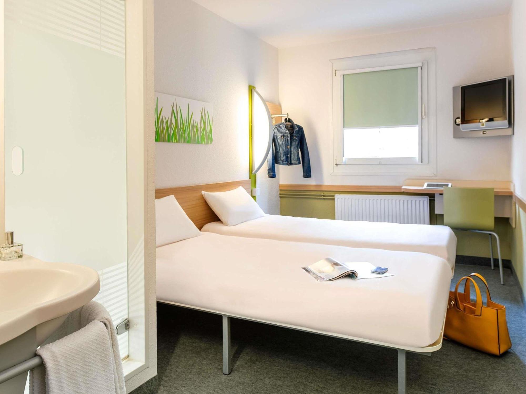 Triple Room Three Single Beds