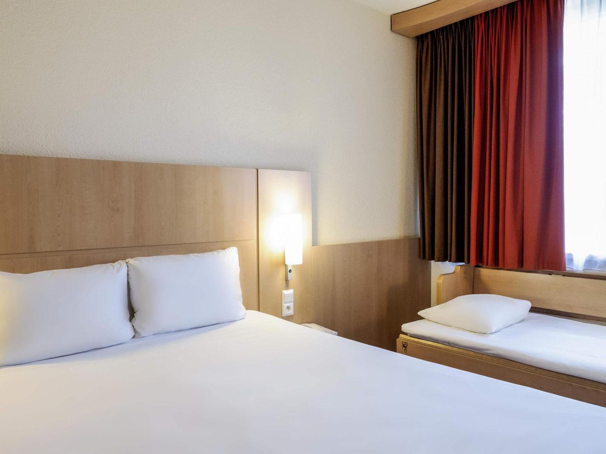 Standard Room a double bed a rollaway bed