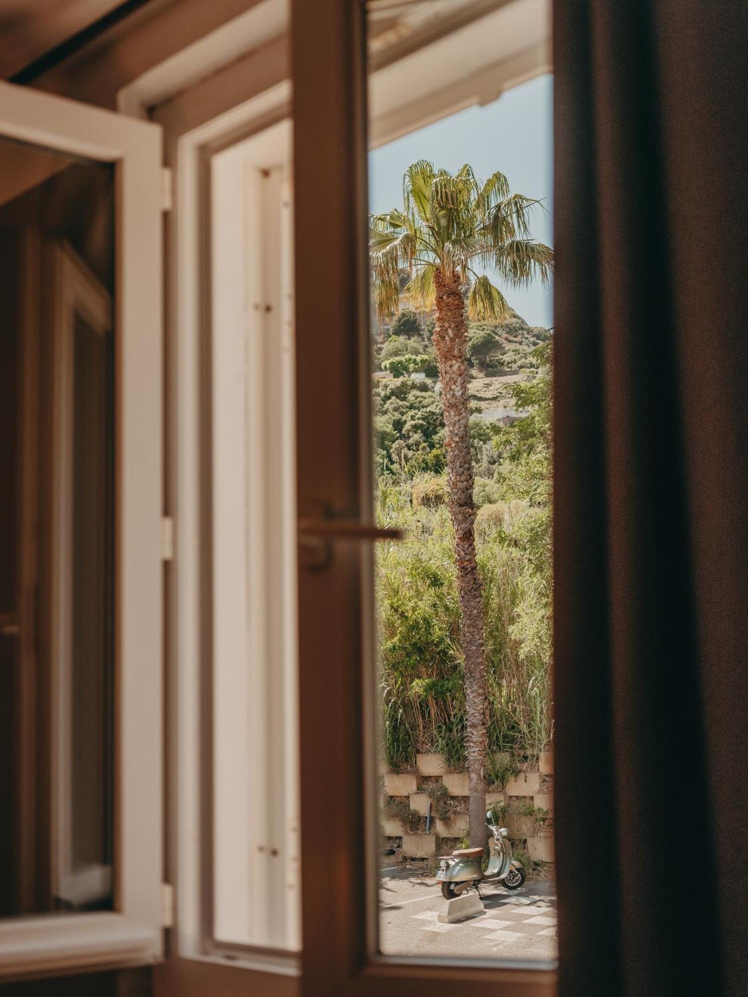 Double Room Hill Side