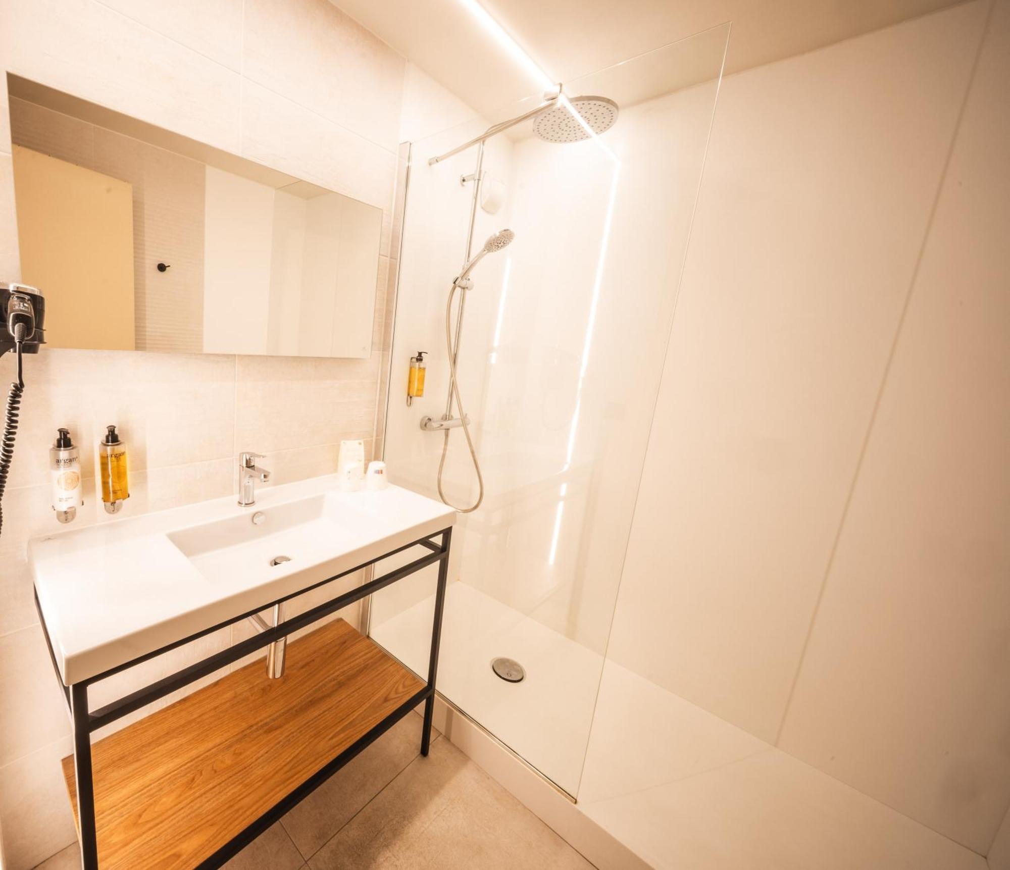 Double or Twin Room Extra Bed