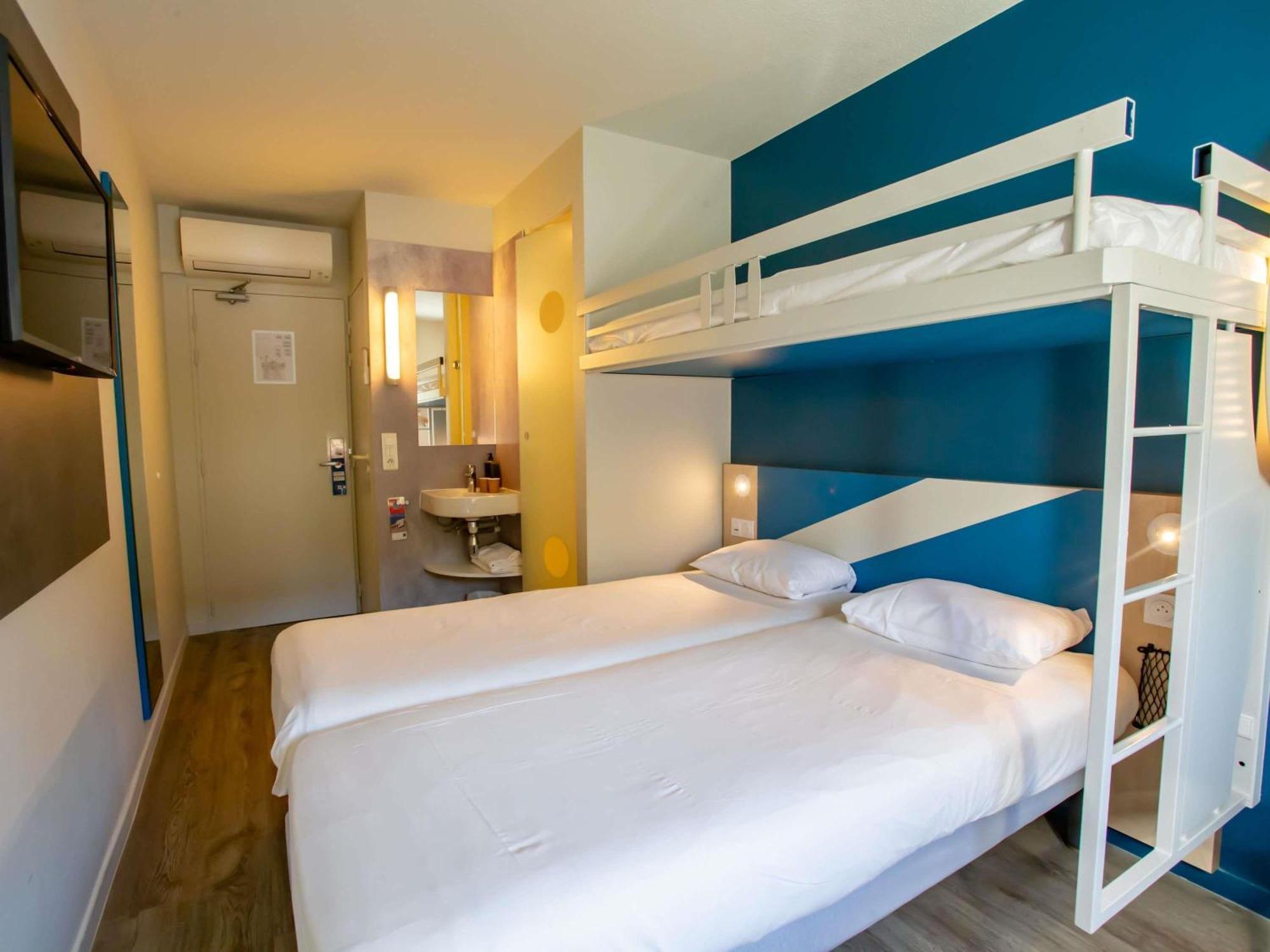 Triple Room Three Single Beds
