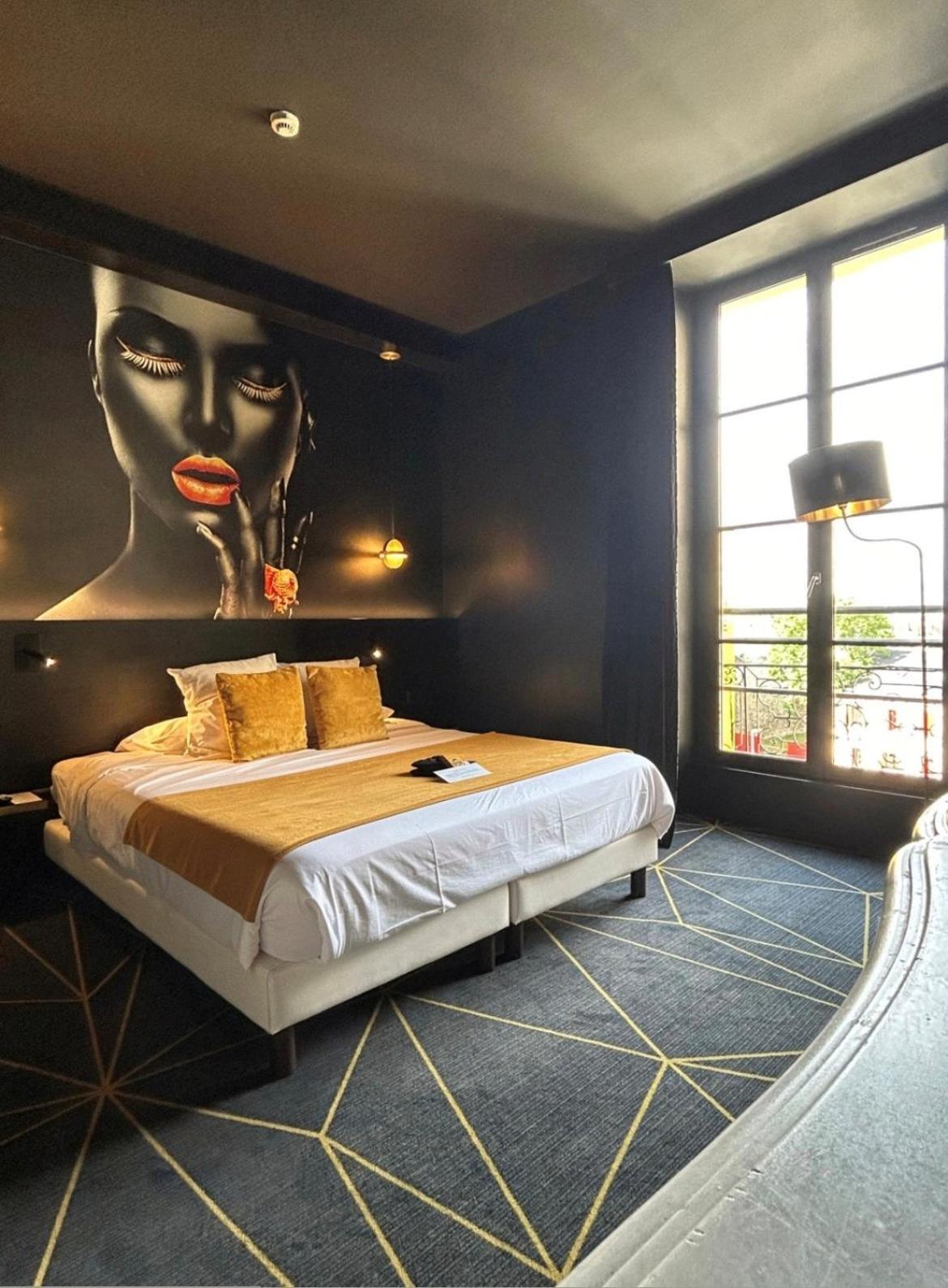 Deluxe King Room