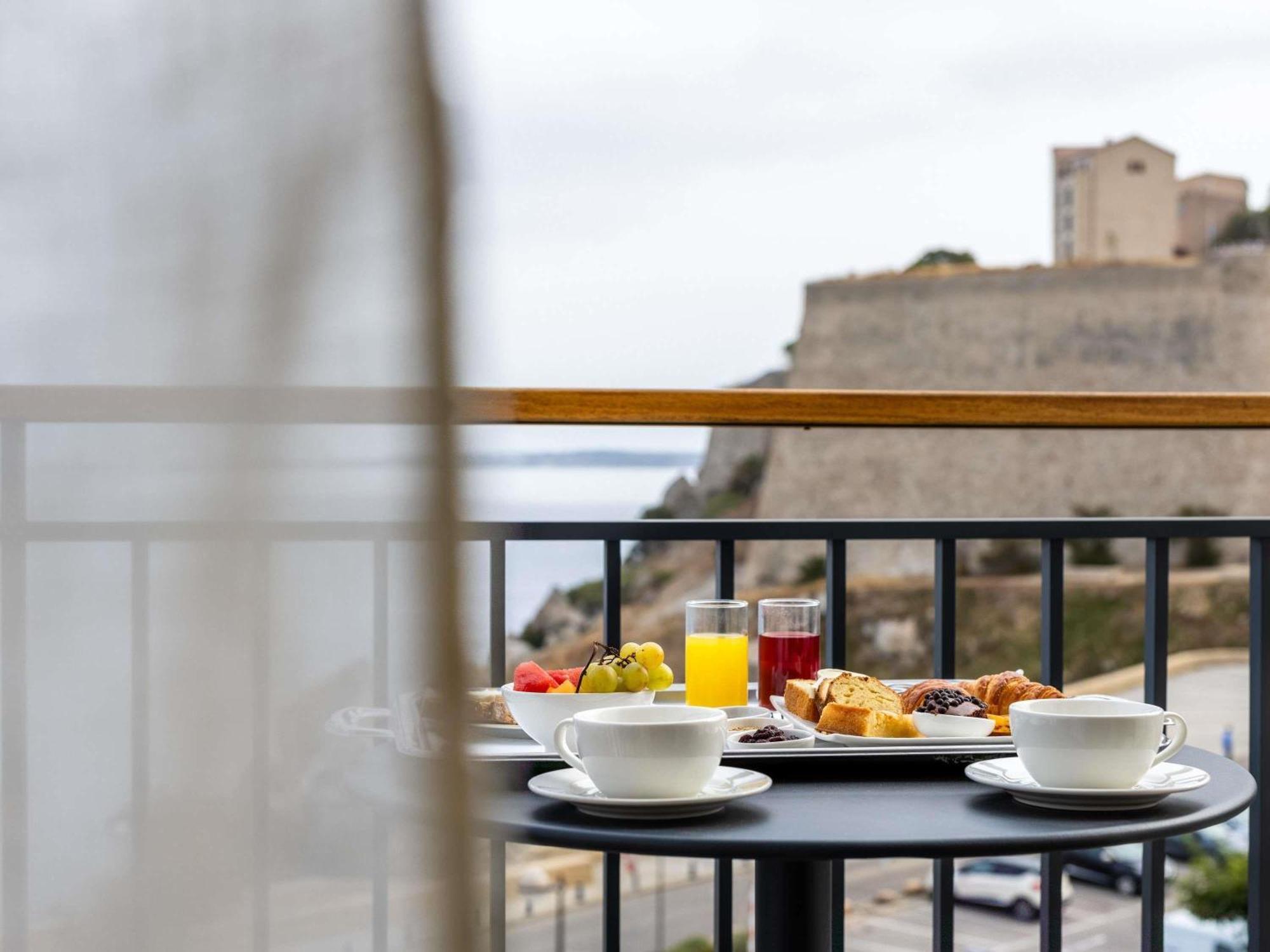 Prestige Suite One Double or Two Single Beds Sea Citadel View