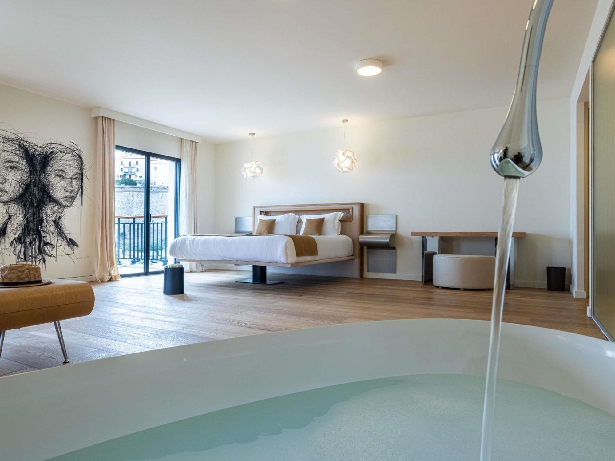 Prestige Suite One Double or Two Single Beds Sea Citadel View