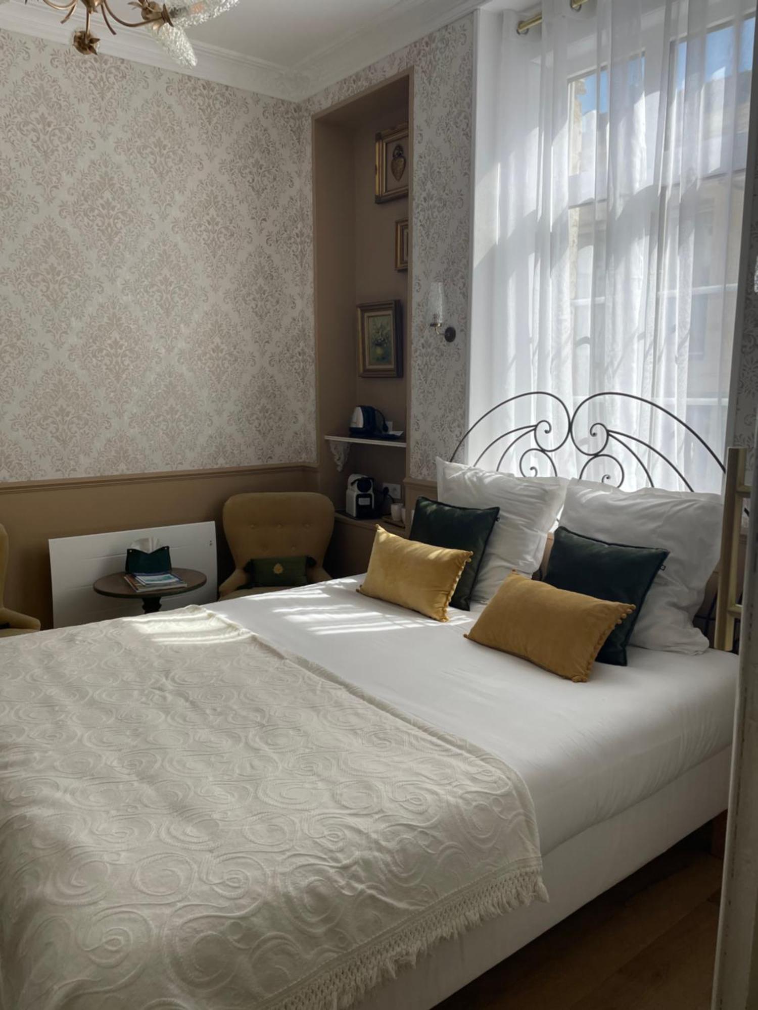 Double Room Private Bathroom