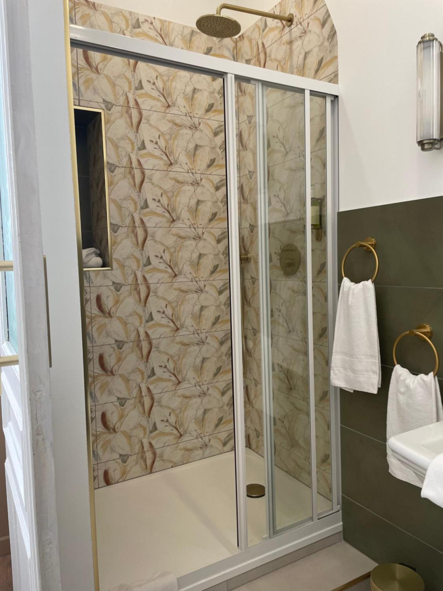 Double Room Private Bathroom