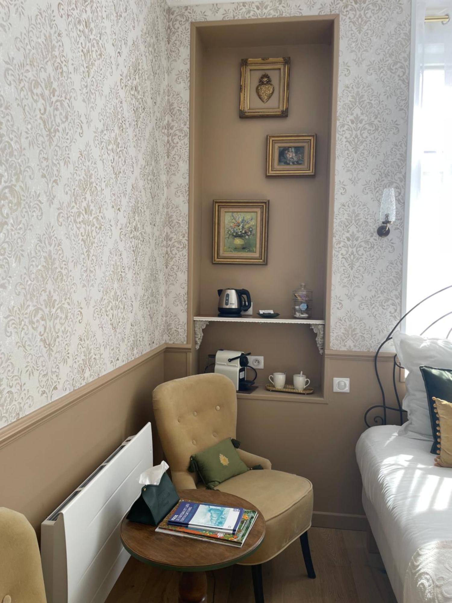Double Room Private Bathroom