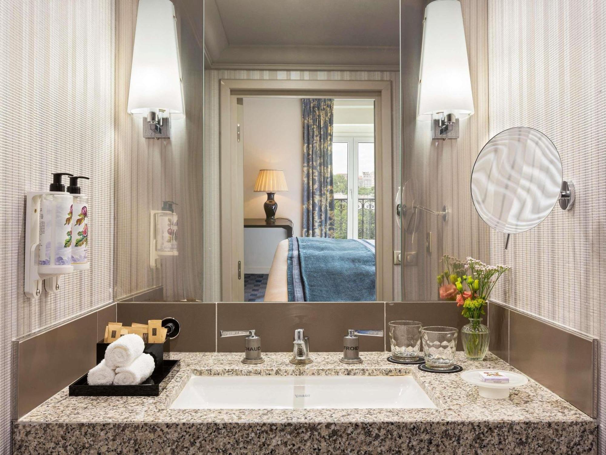 Superior Double Room Square View