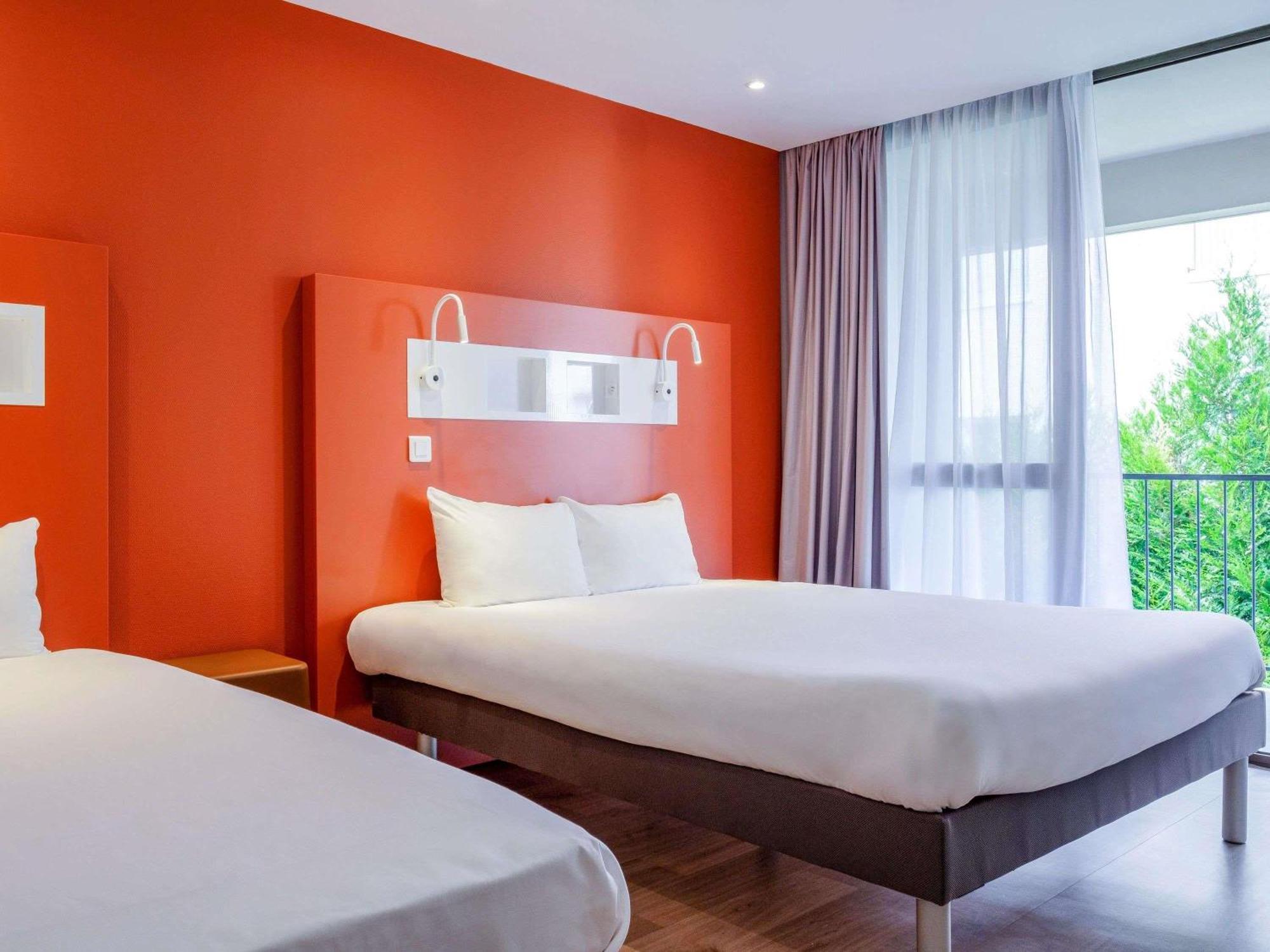Triple Room a Double Bed a Single Bed
