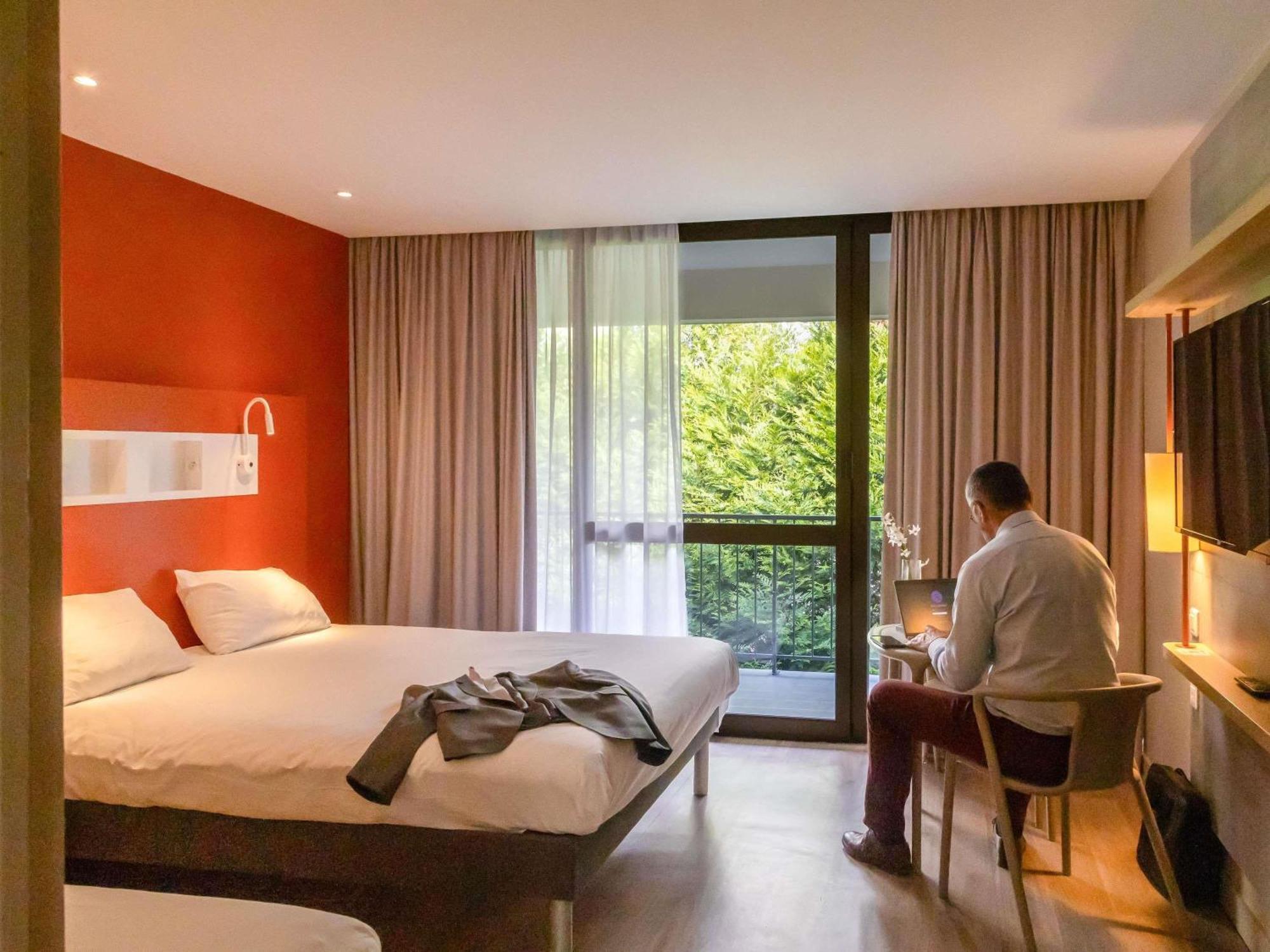 Triple Room a Double Bed a Single Bed