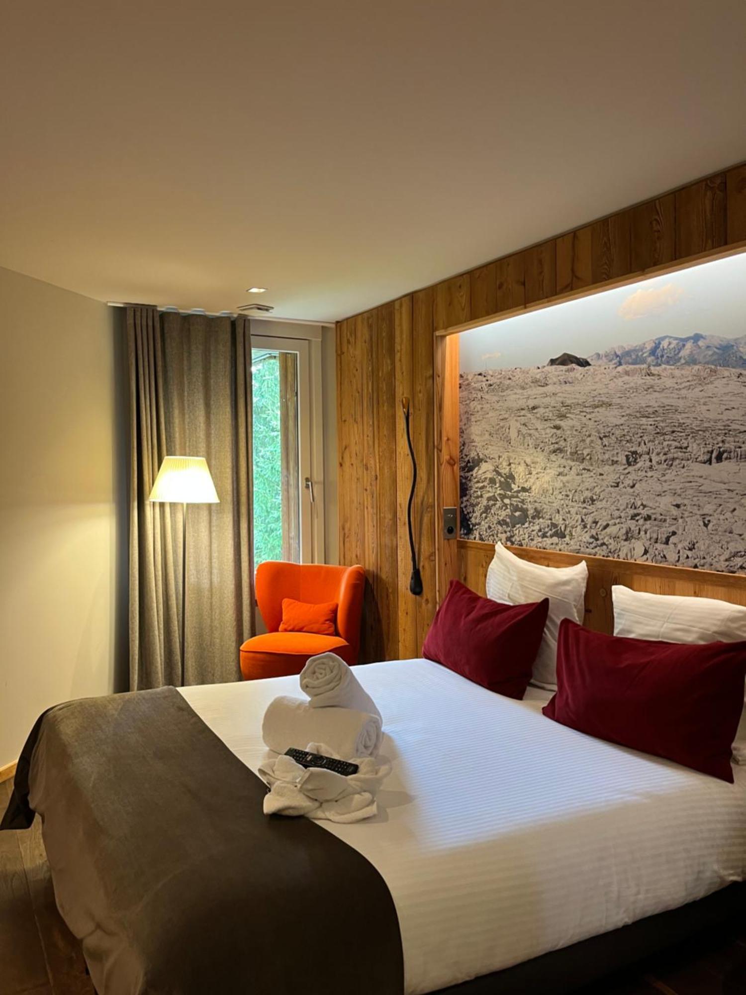 Deluxe Queen Room
