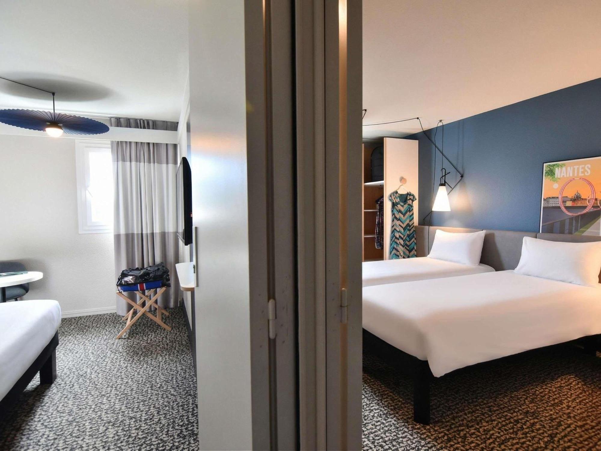 Connecting Rooms