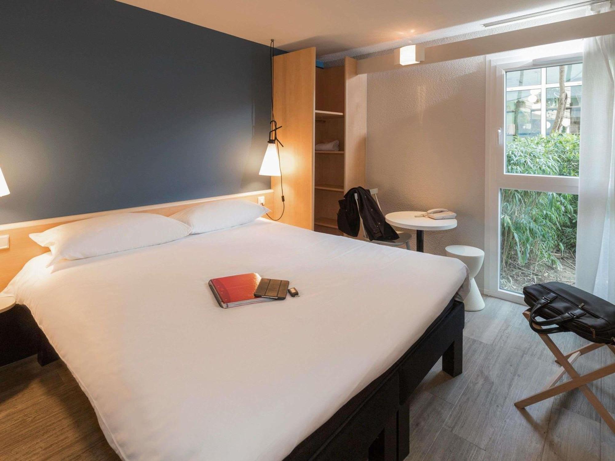 Connecting Rooms