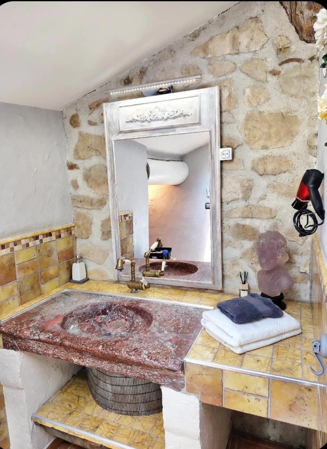 Deluxe Double Room Private Bathroom