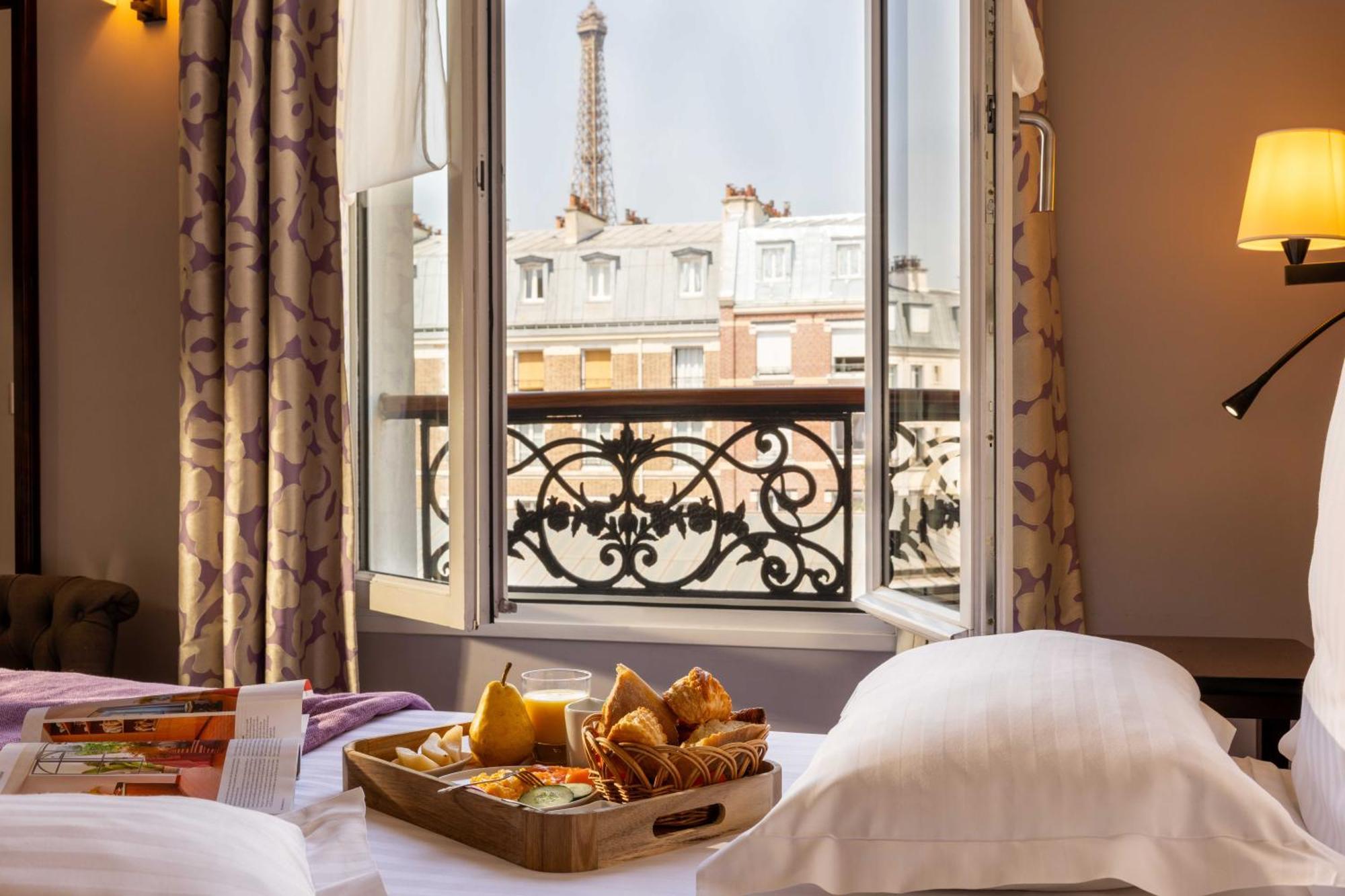 Superior Double Room Eiffel Tower View