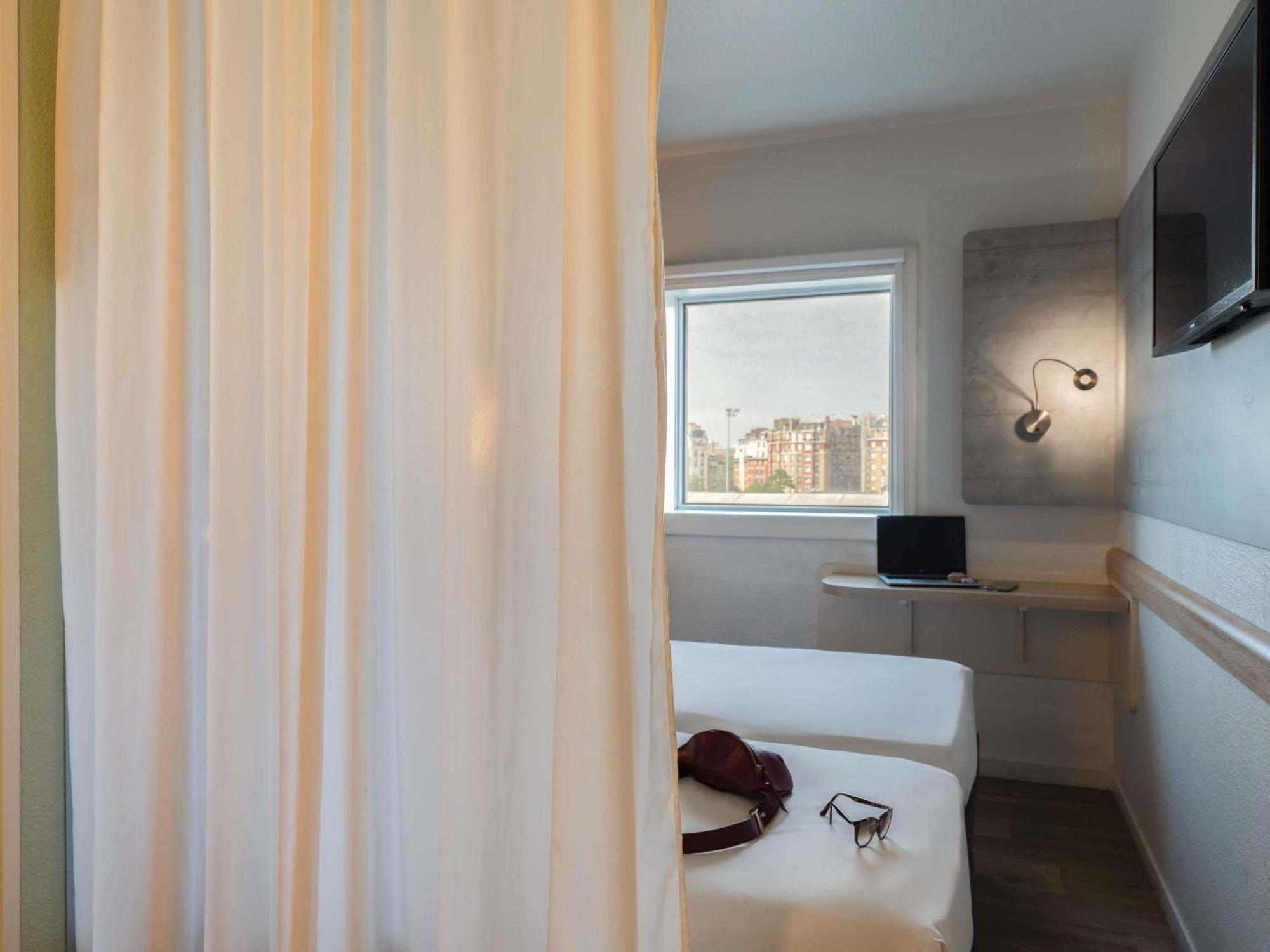 Double Room Single Bed
