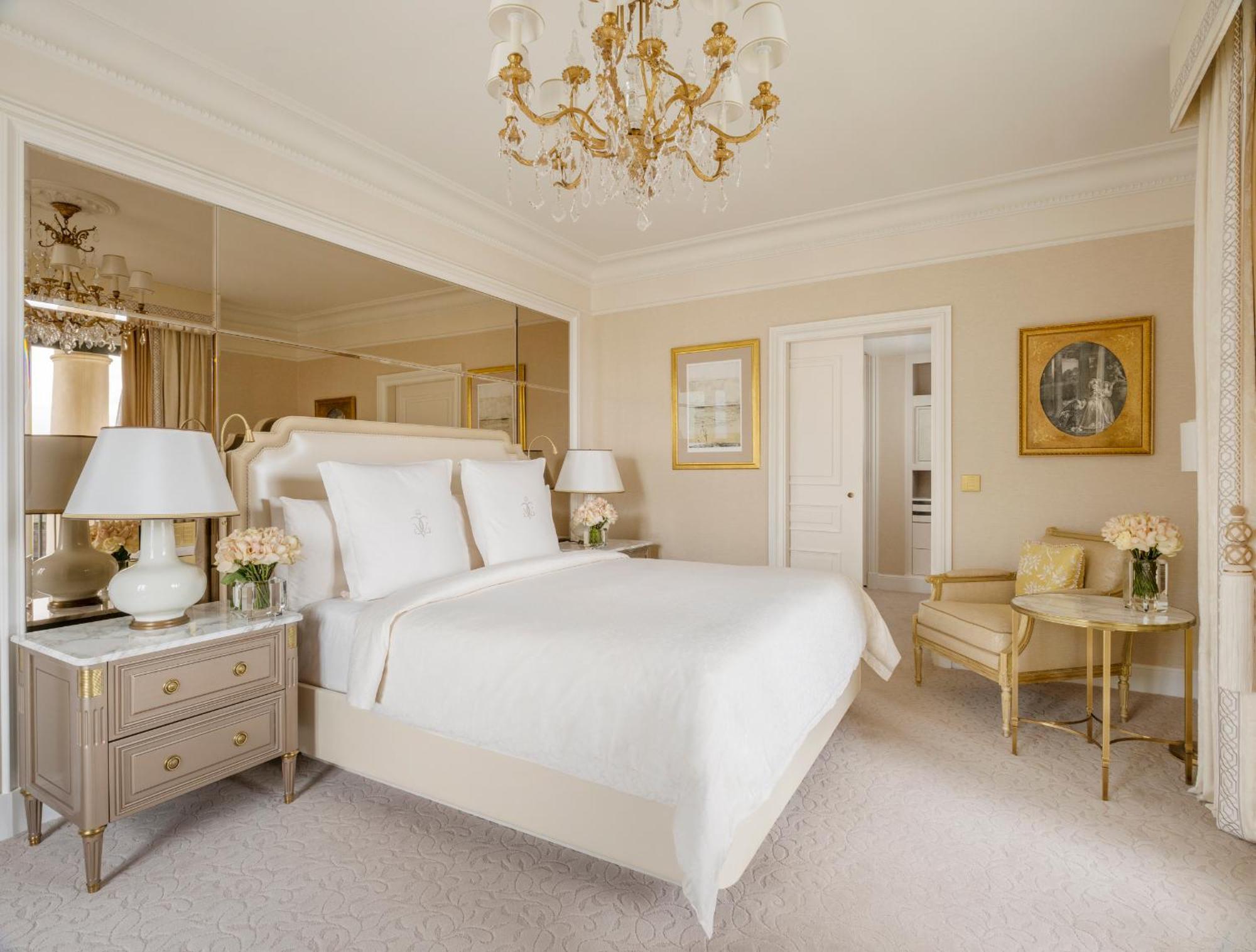 Deluxe King Suite