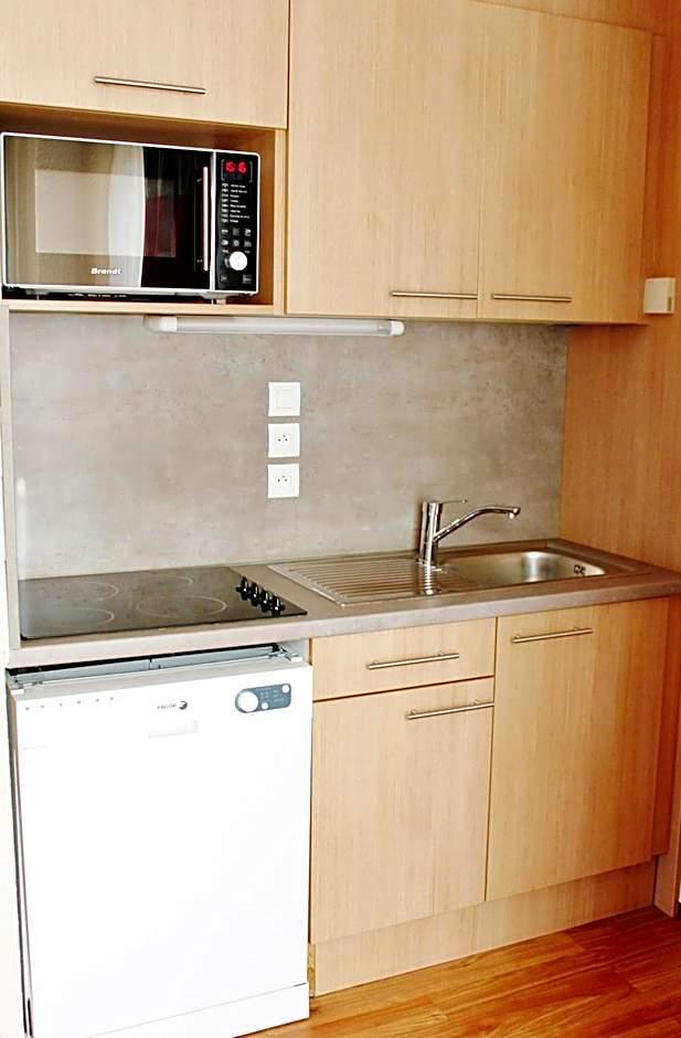 Studio 2 single beds