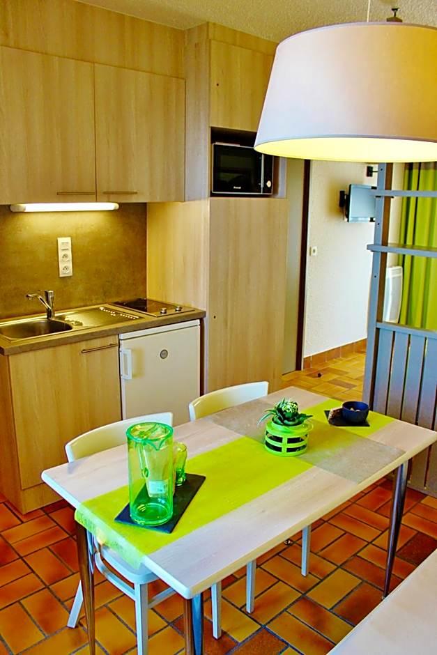 Studio 2 single beds